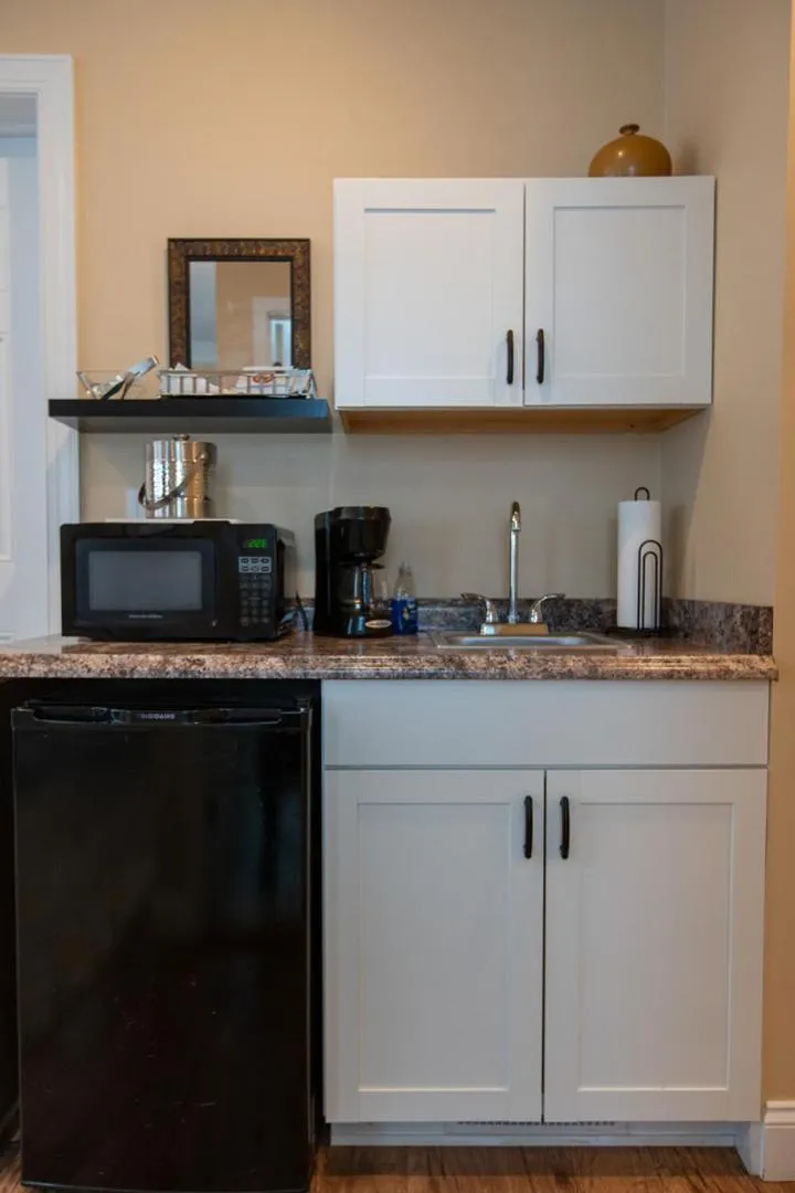 stove in Howard's Creek Inn