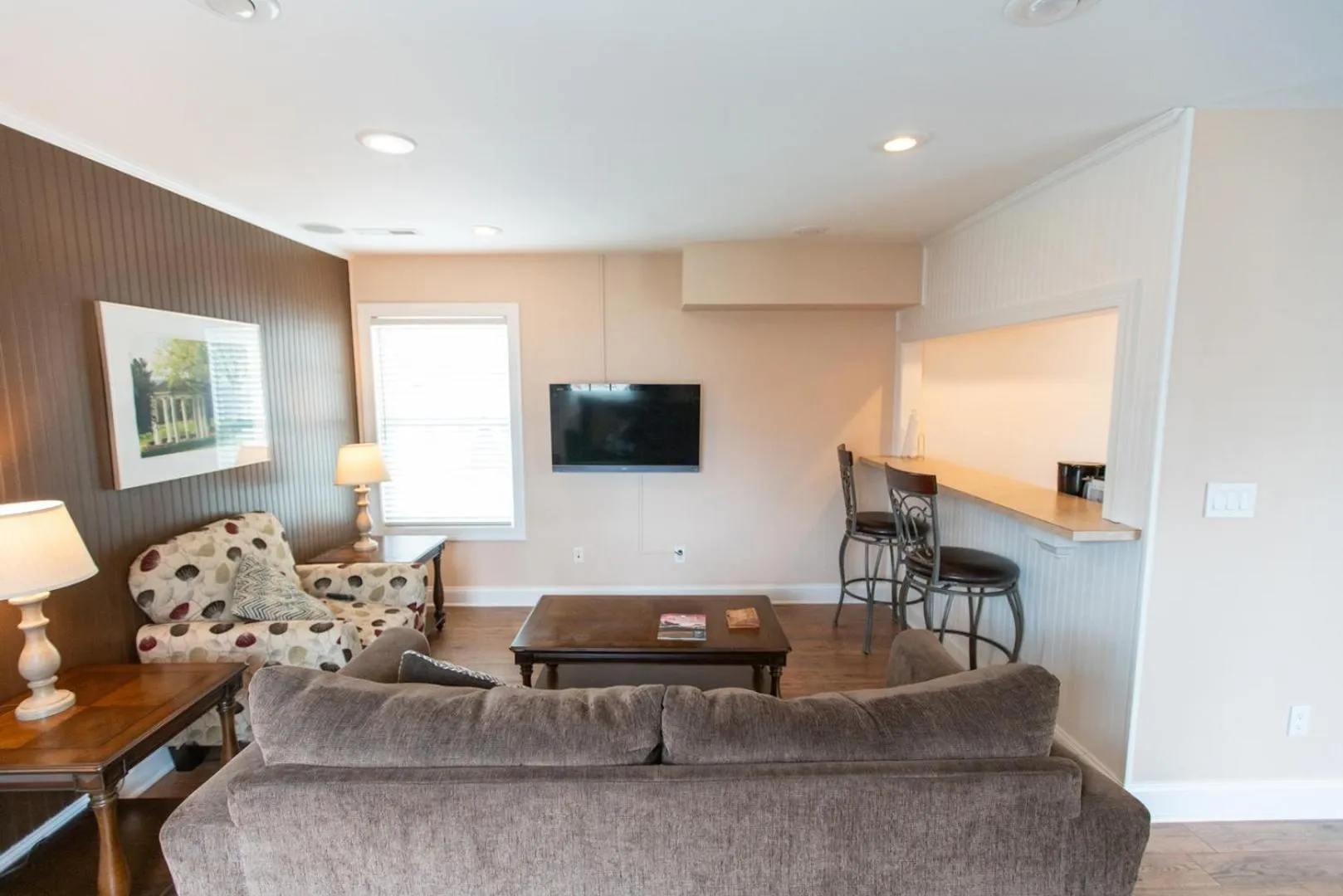 Living room in Howard's Creek Inn