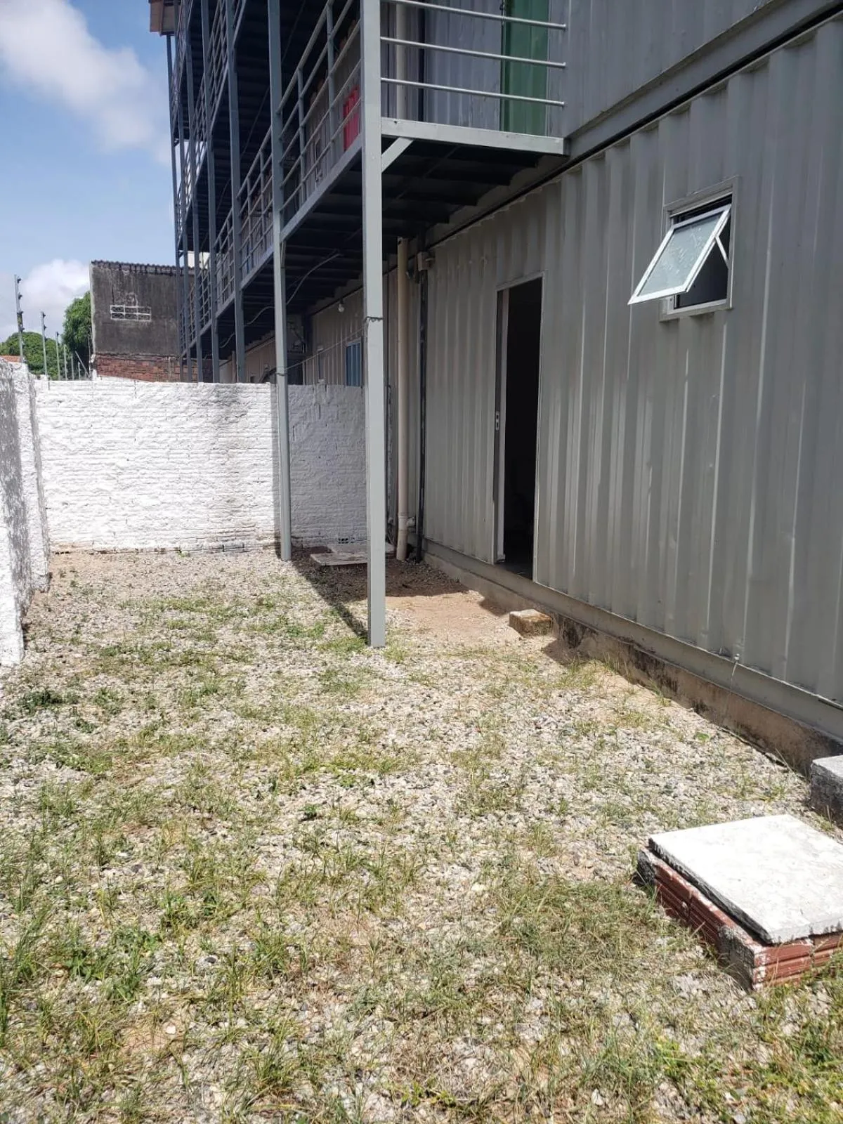 Inner courtyard view in Iron Flat