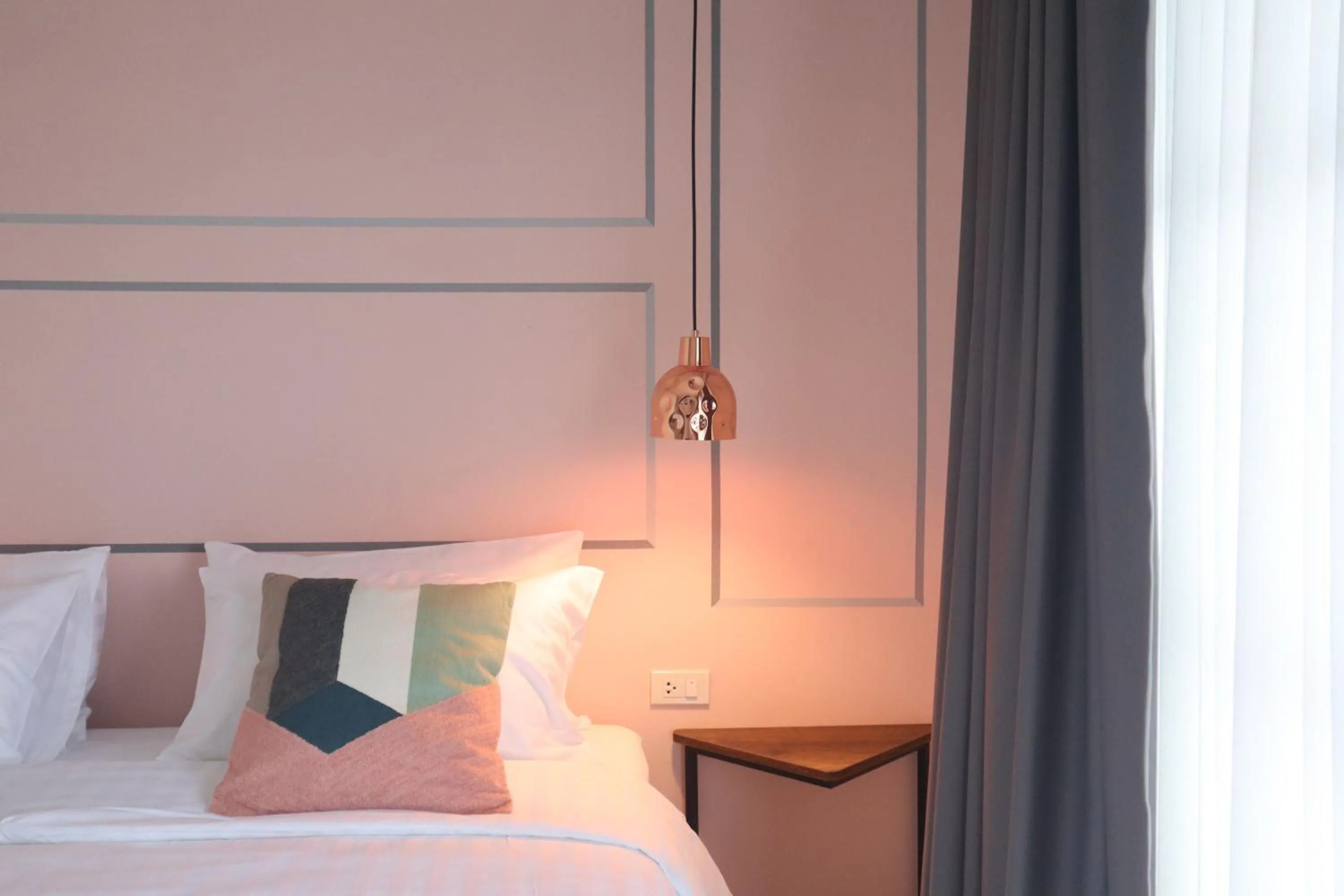 Bed in Goodnight Poshtel + Free Netflix