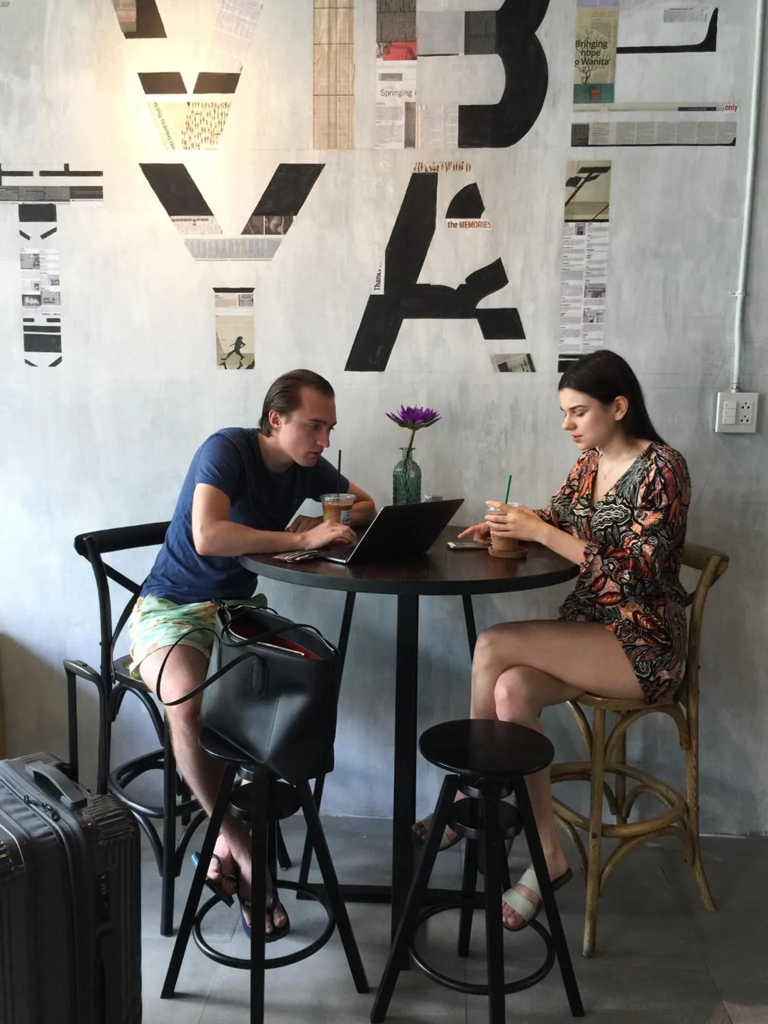 Goodnight Poshtel + Free Netflix