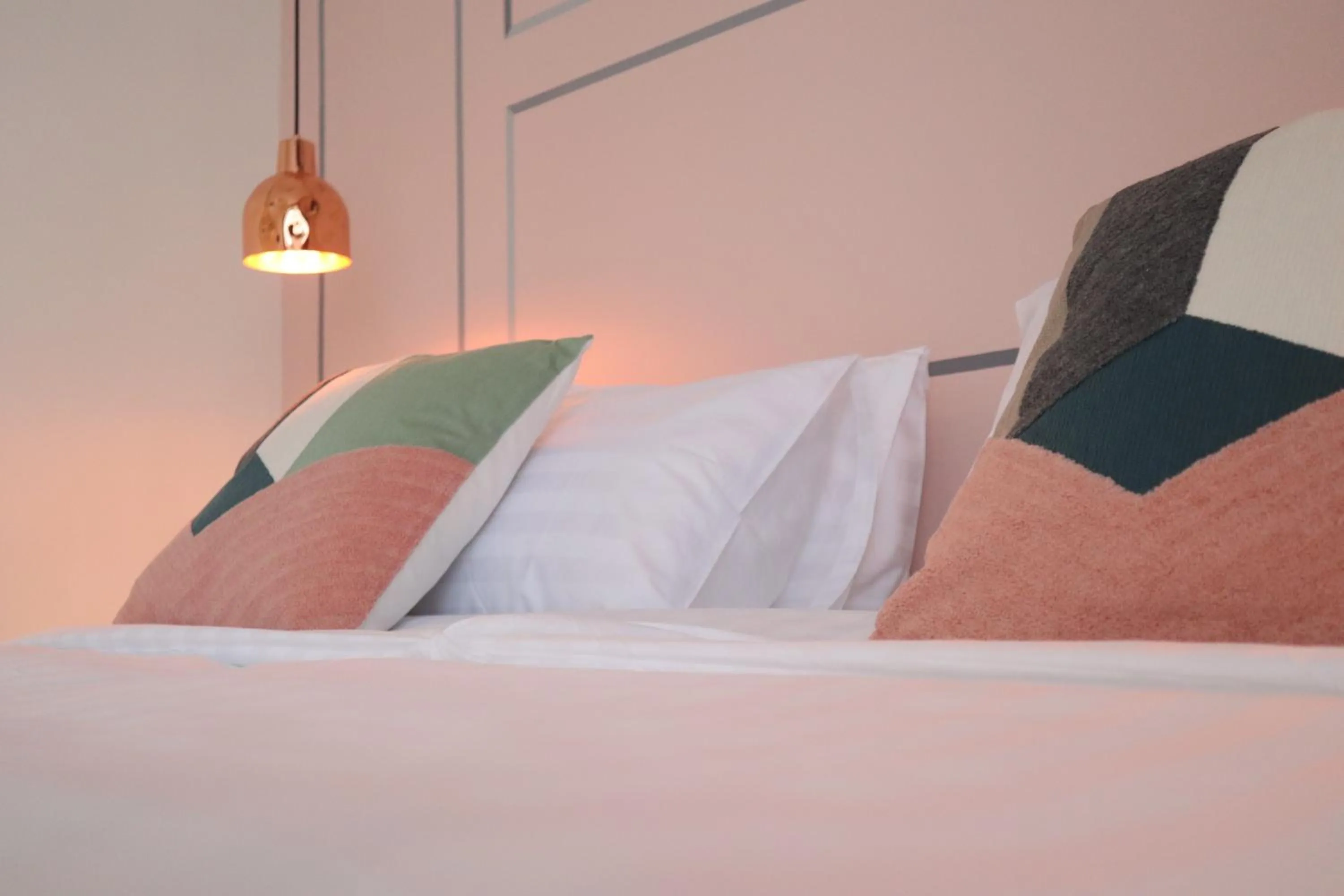 Bed in Goodnight Poshtel + Free Netflix