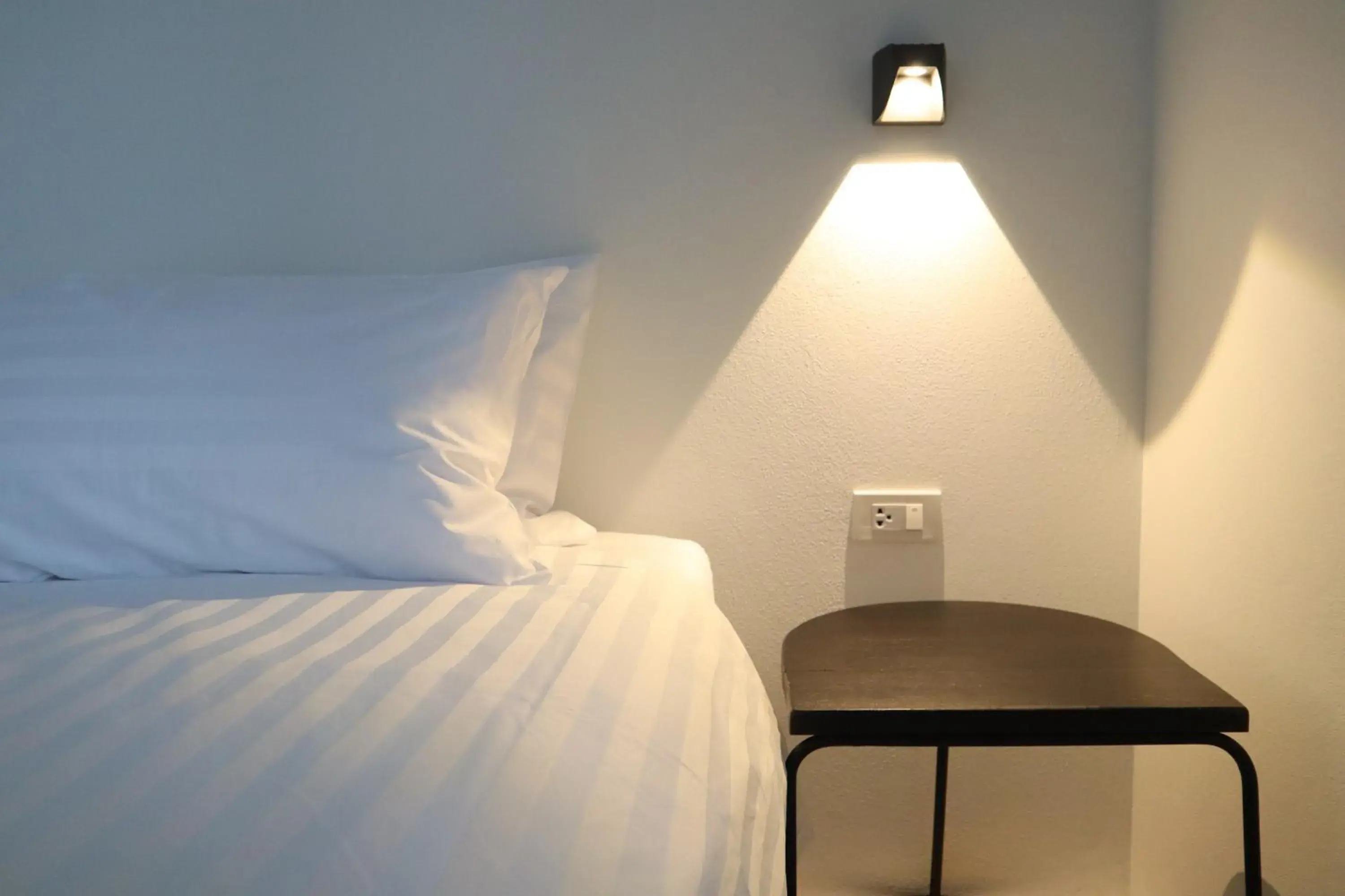 Superior Twin Room in Goodnight Poshtel + Free Netflix Superior Twin Room in Goodnight Poshtel + Free Netflix