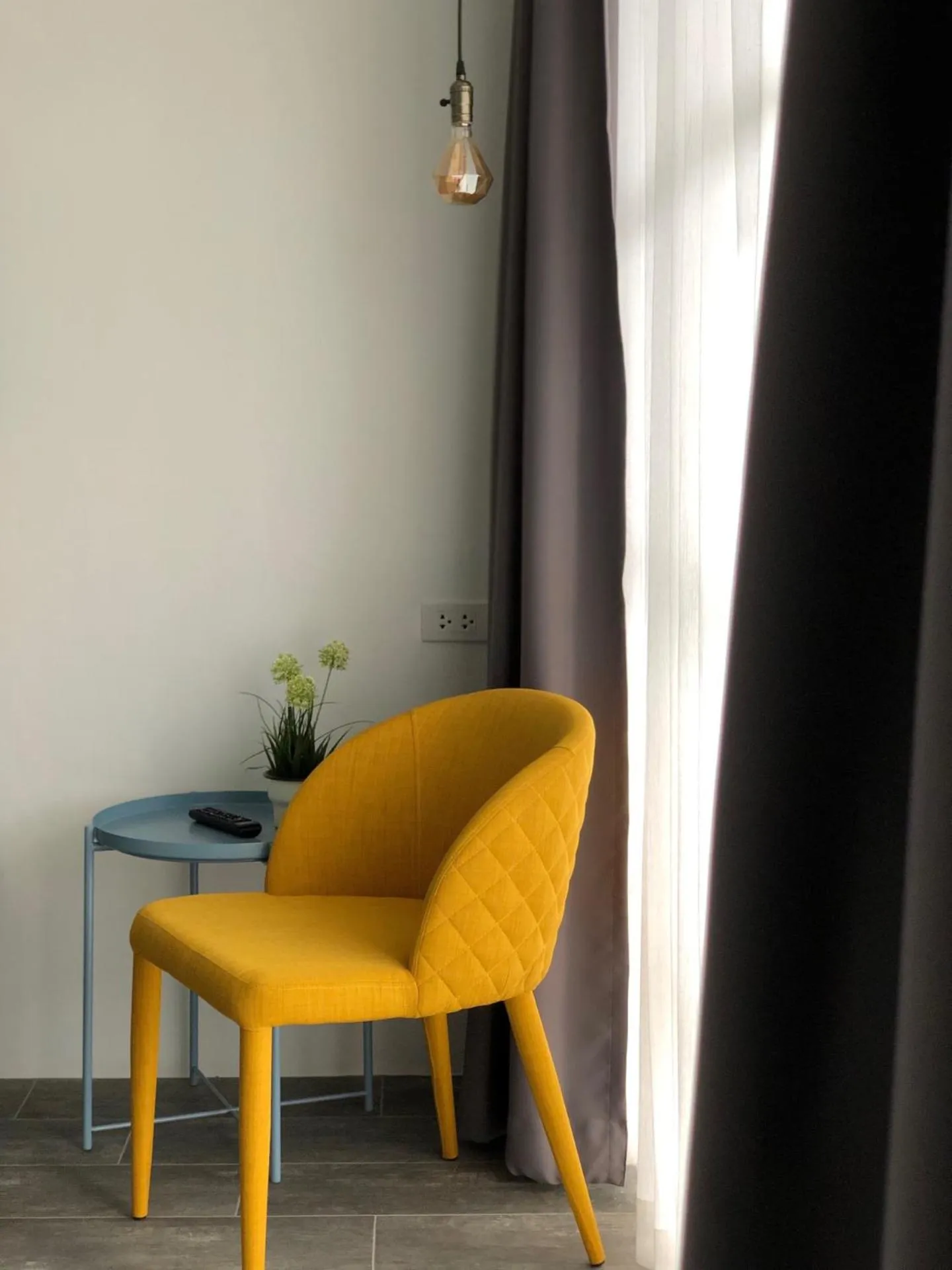 Goodnight Poshtel + Free Netflix