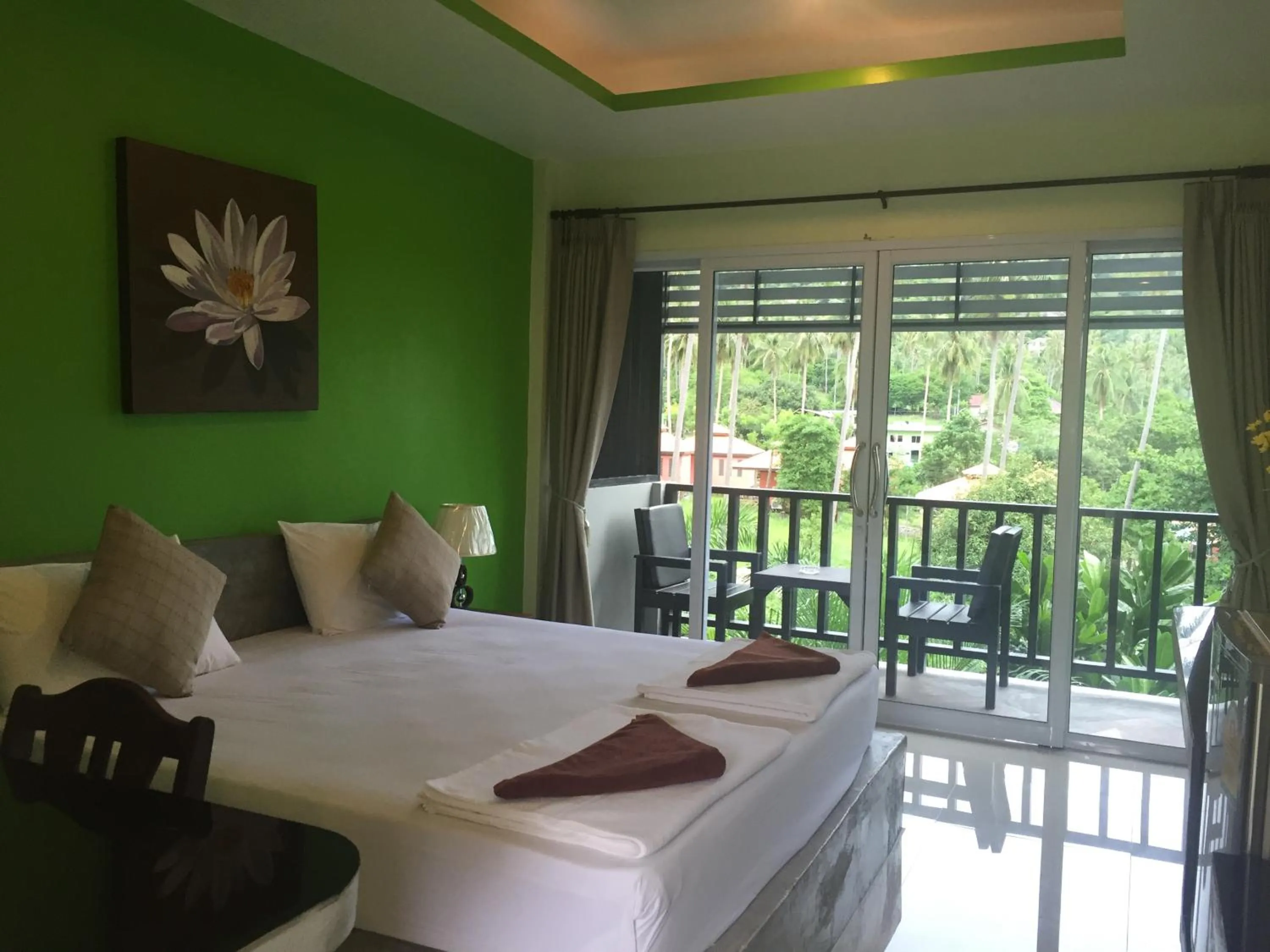 Garden view, Bed in Baan Suan Ta Hotel