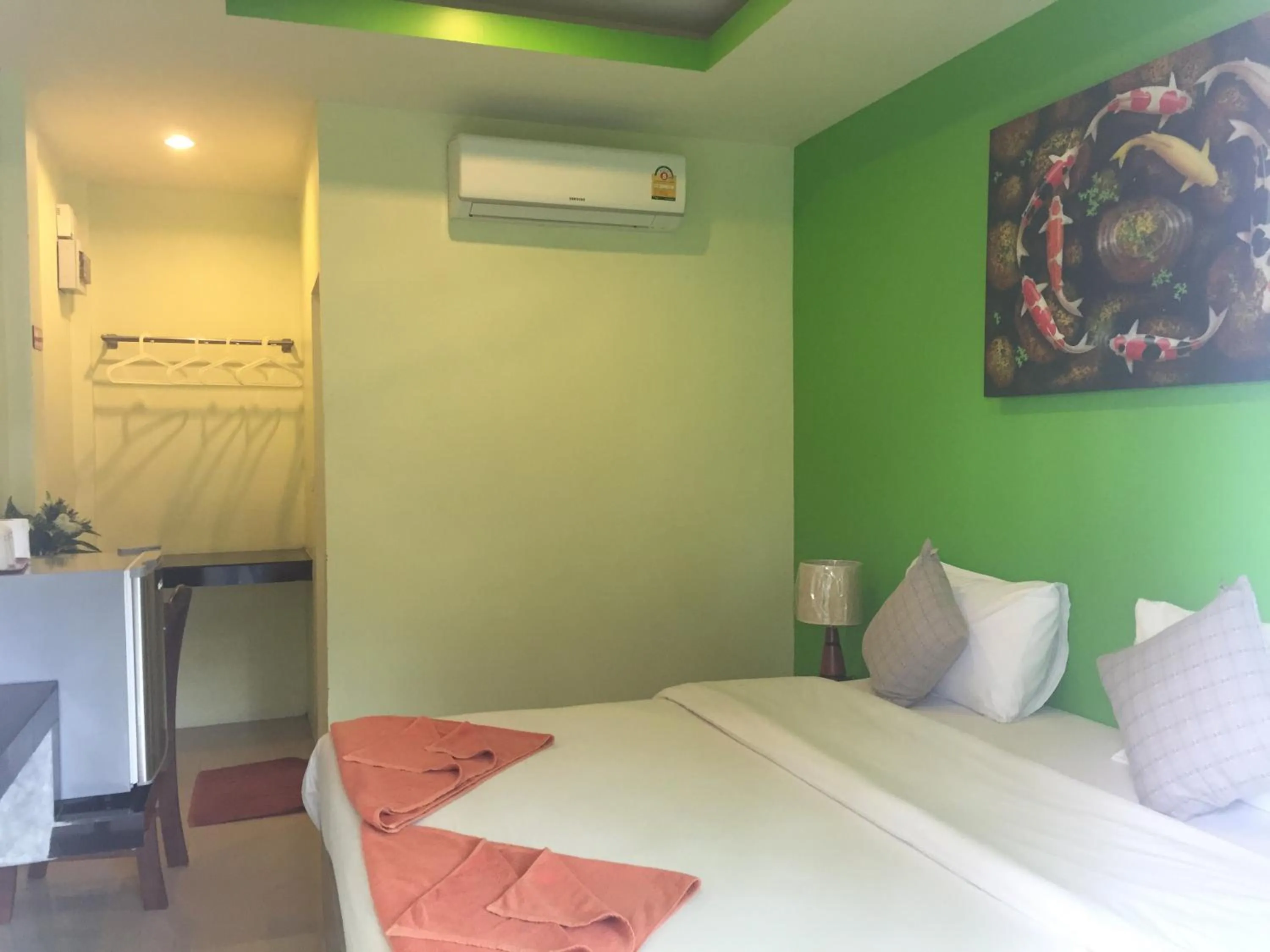 Photo of the whole room, Bed in Baan Suan Ta Hotel