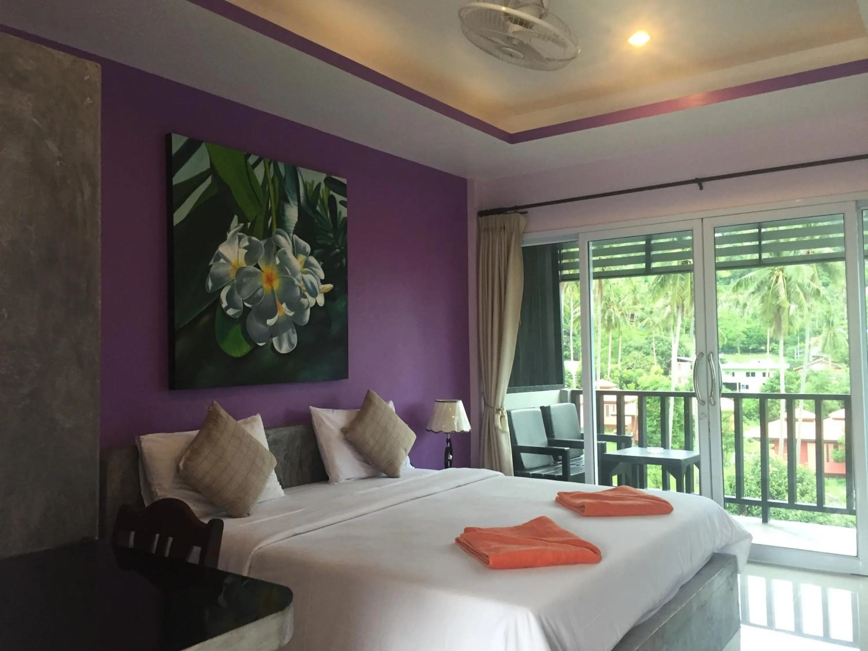 Photo of the whole room, Bed in Baan Suan Ta Hotel