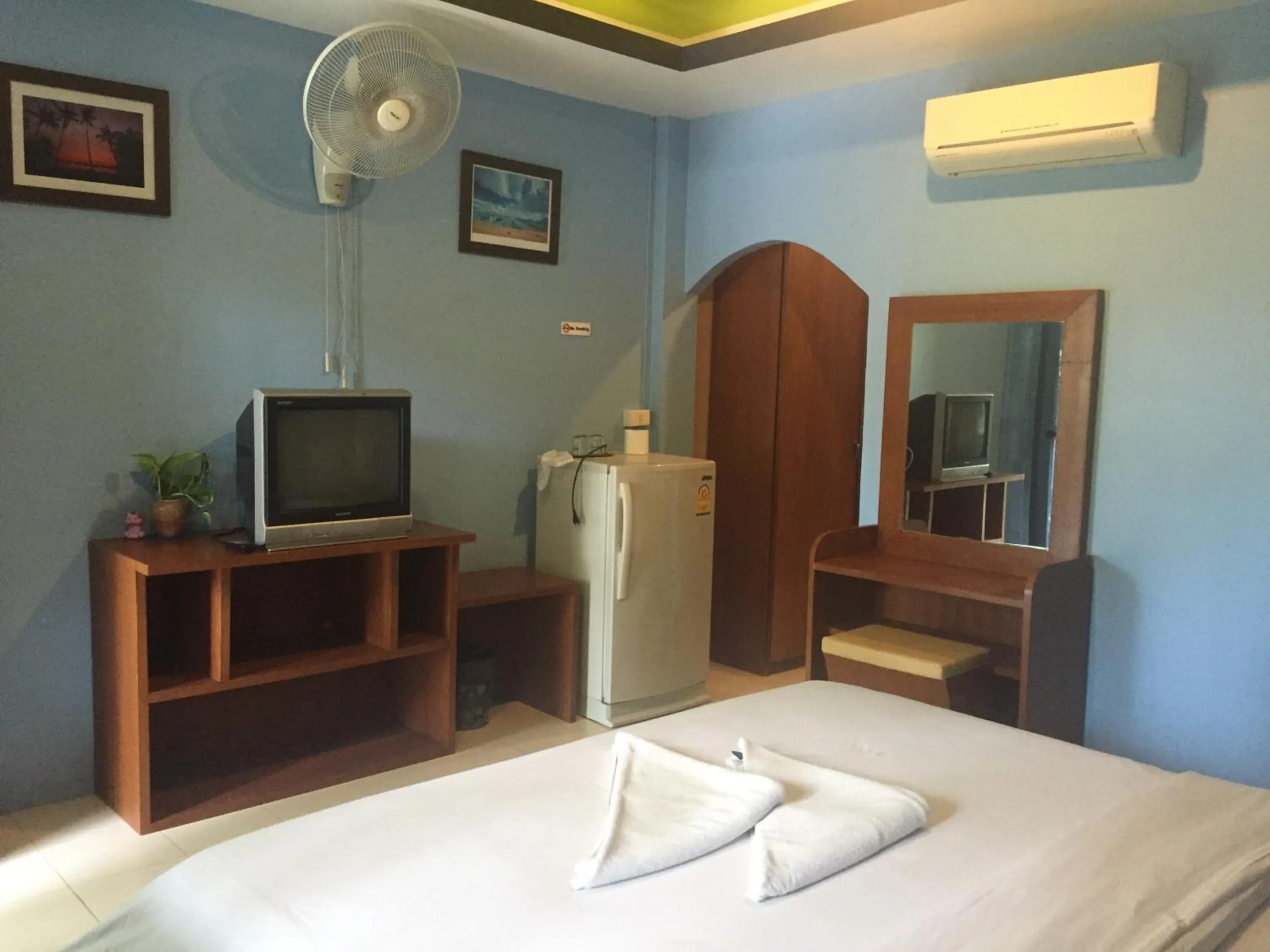 Bedroom, Bed in Baan Suan Ta Hotel