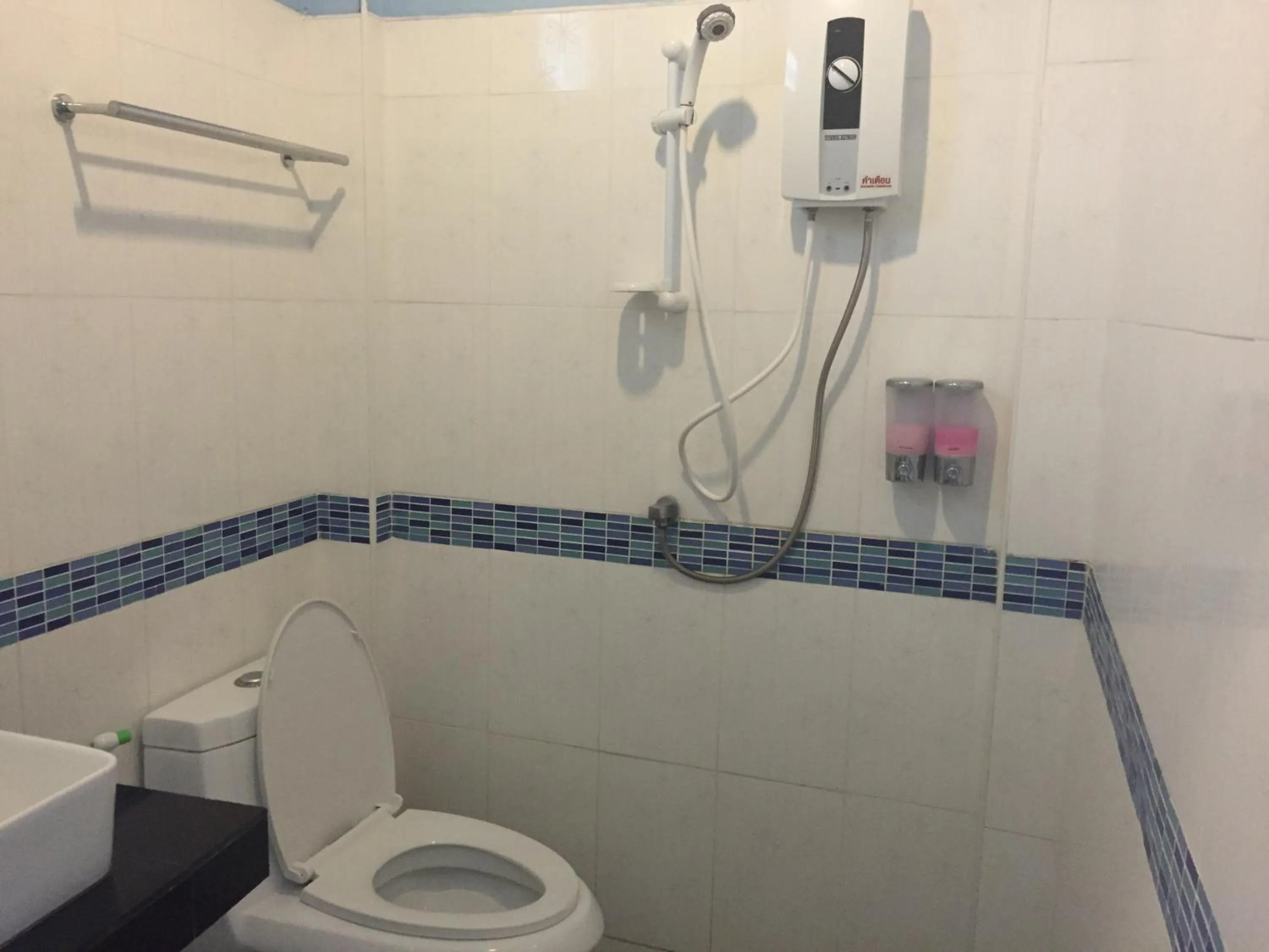 Toilet in Baan Suan Ta Hotel