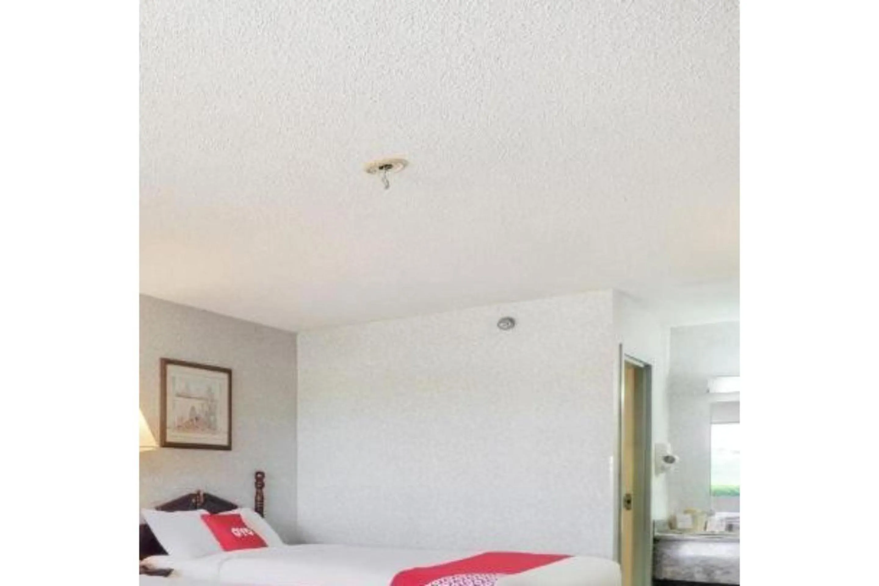 Bedroom, Bed in Lonestar Inn & Suites, Erick OK Hwy 40 BY OYO