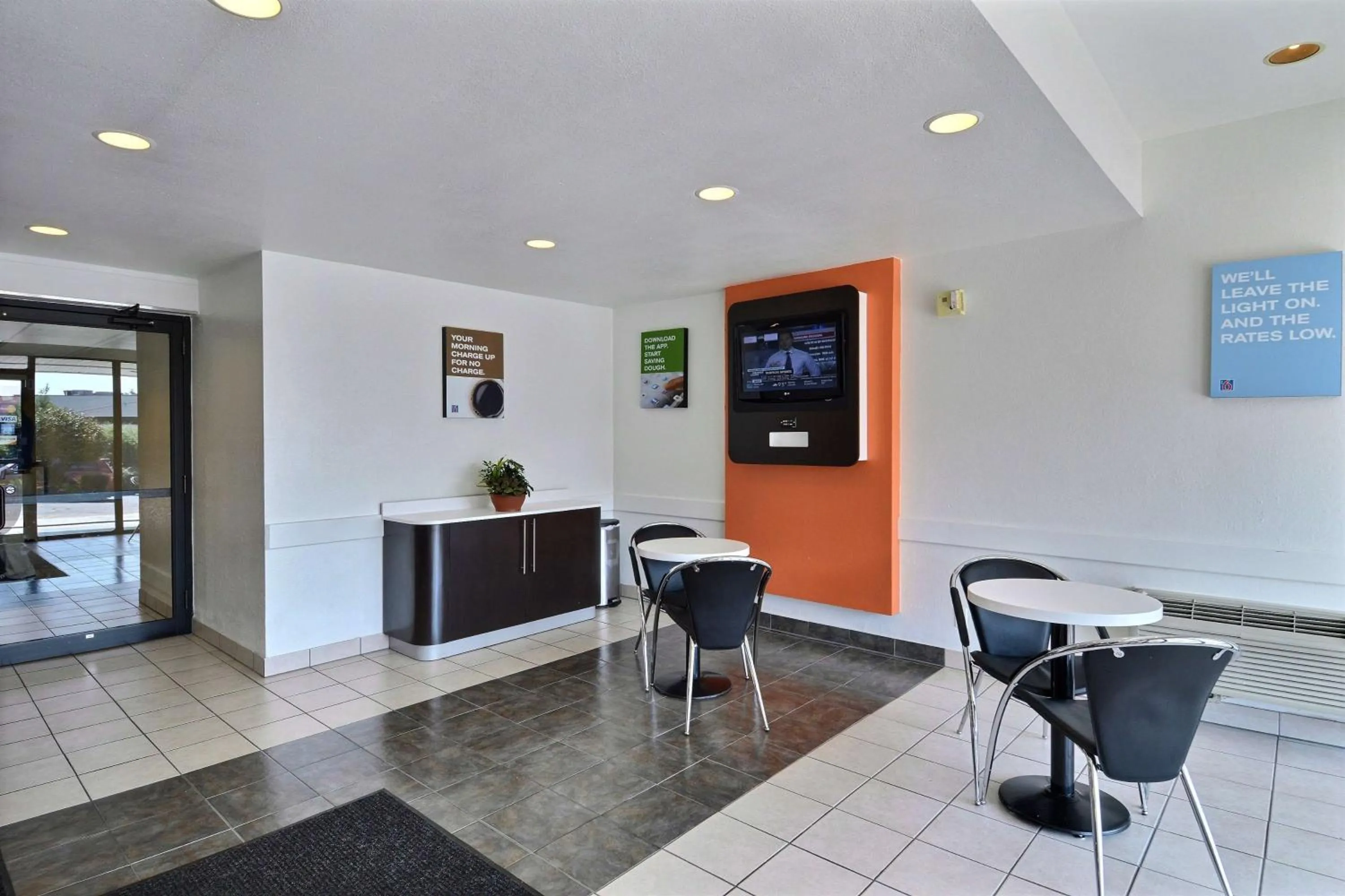 TV and multimedia in Motel 6-Danvers, MA - Boston North