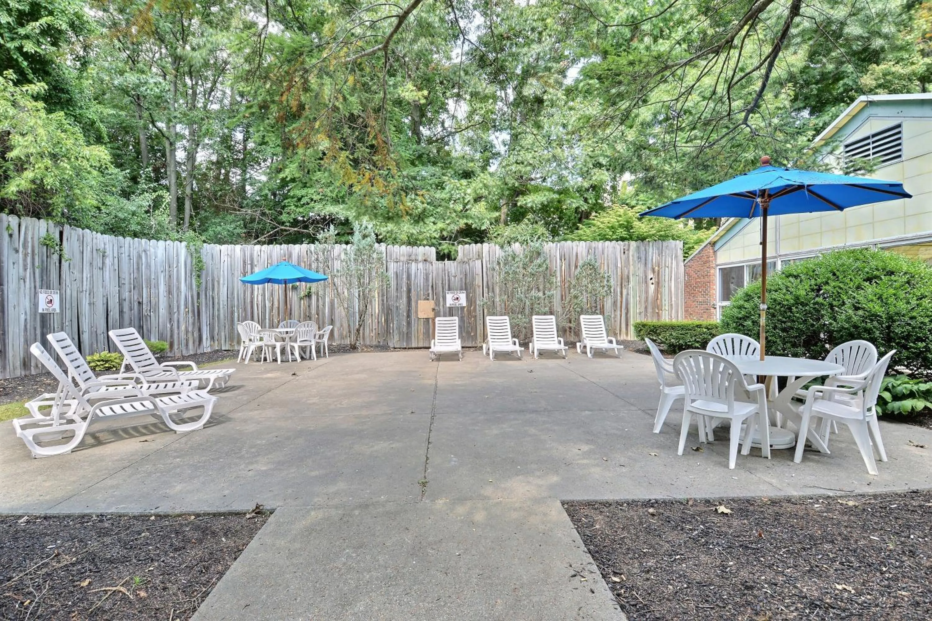 Facade/entrance in Motel 6-Danvers, MA - Boston North