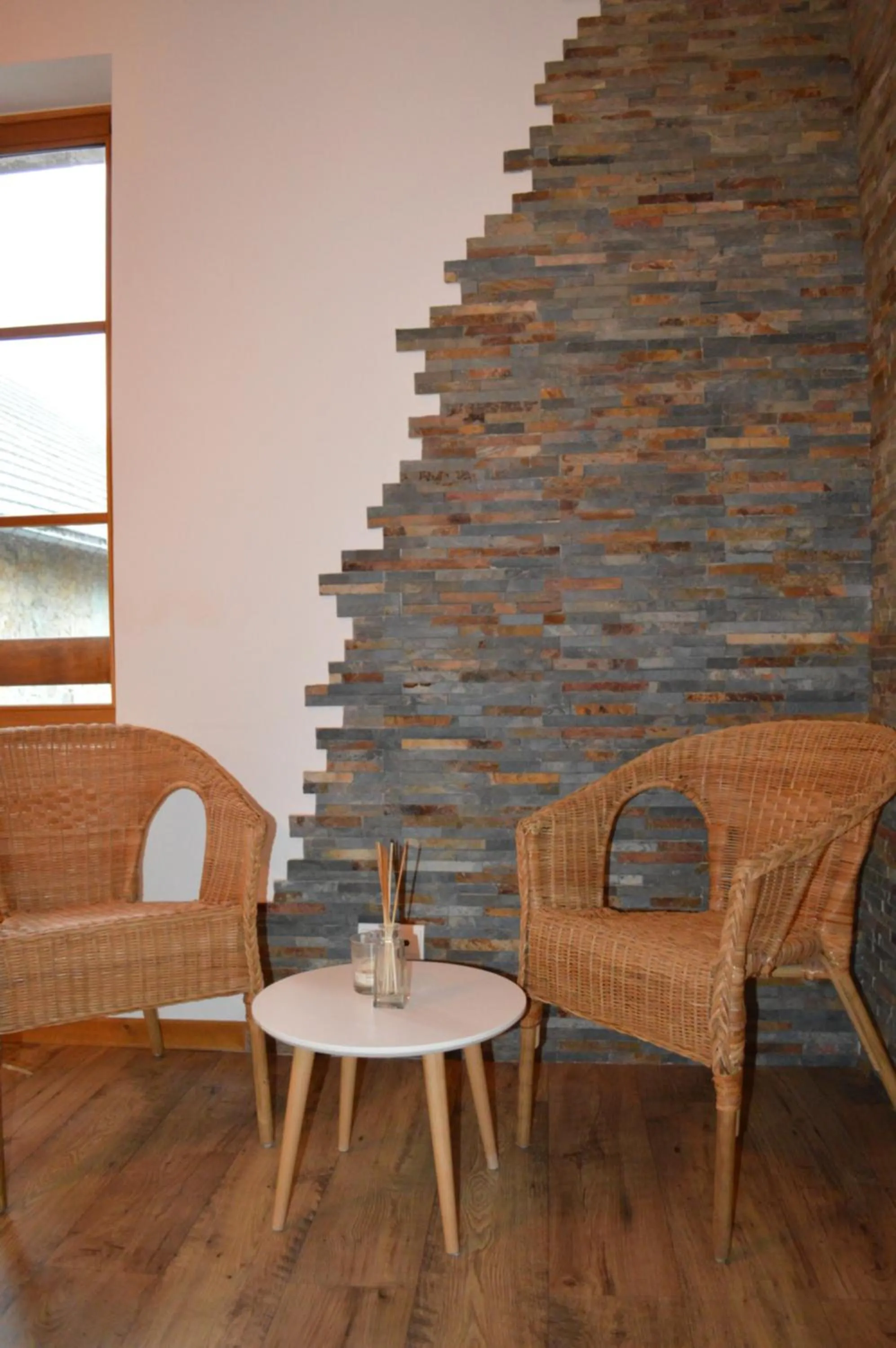 Communal kitchen in Maison Maliga J&G House