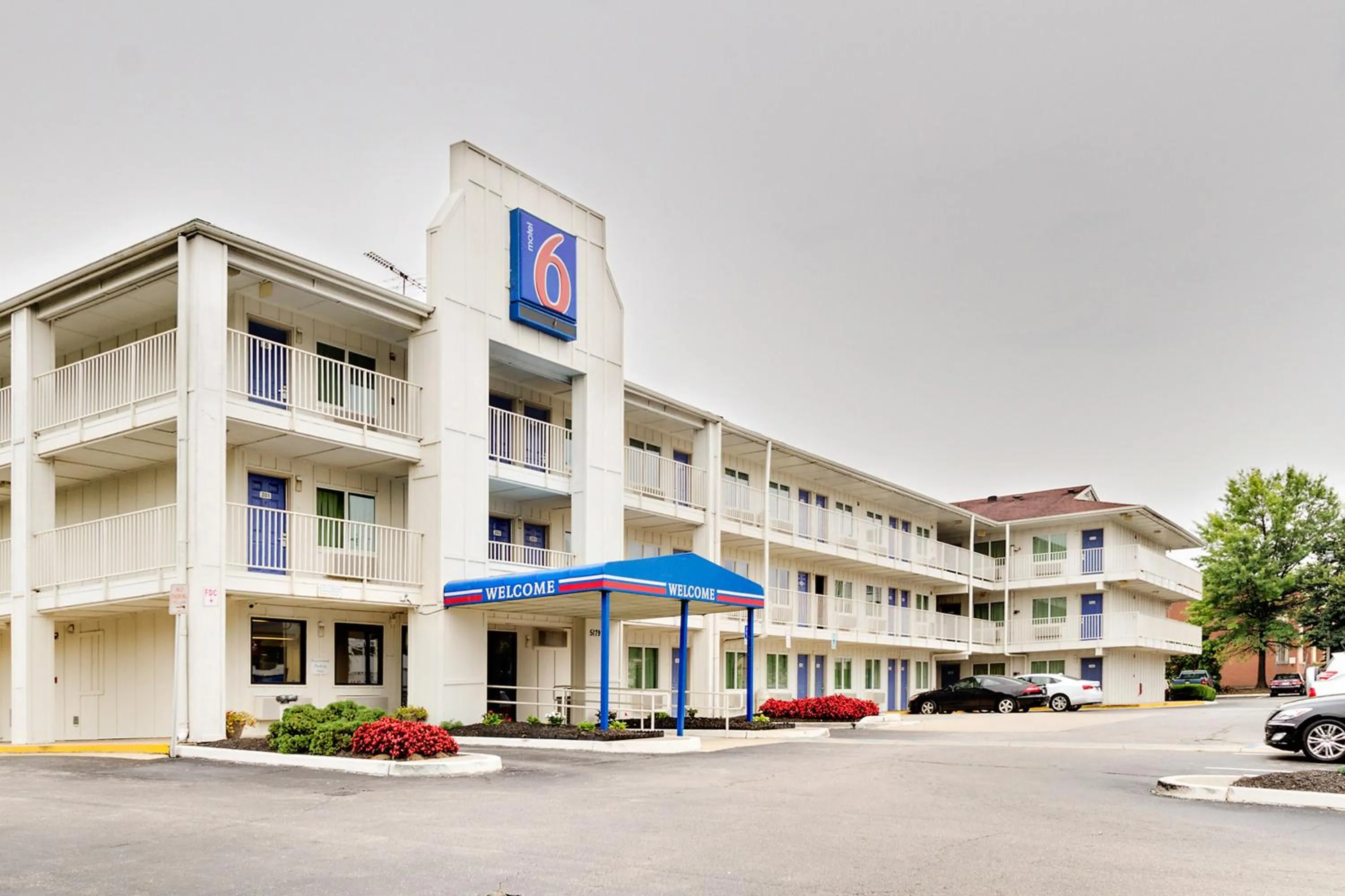 Facade/entrance in Motel 6-Linthicum Heights, MD - BWI Airport