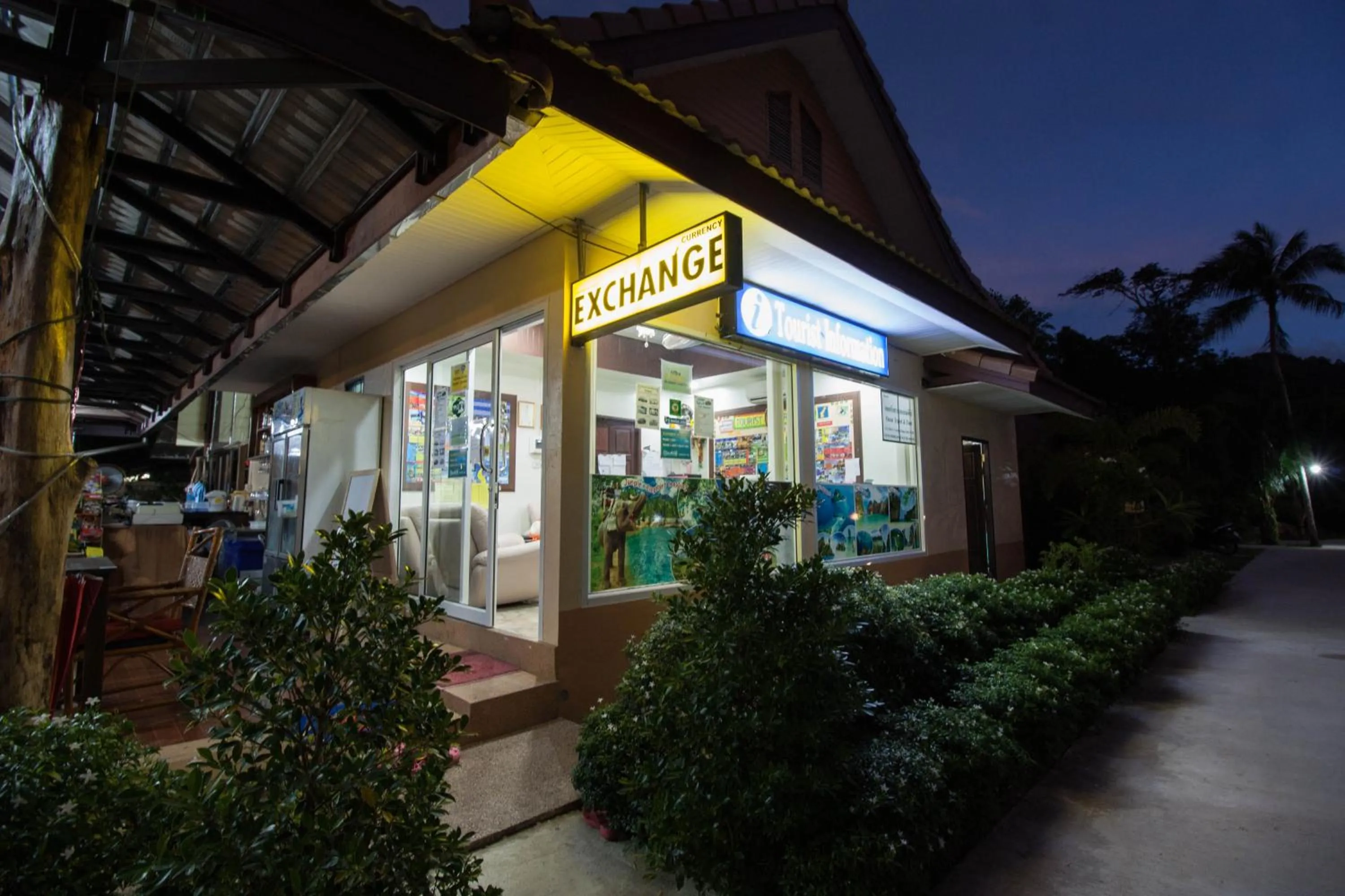 Restaurant/places to eat in Oscar Villa Aonang Krabi