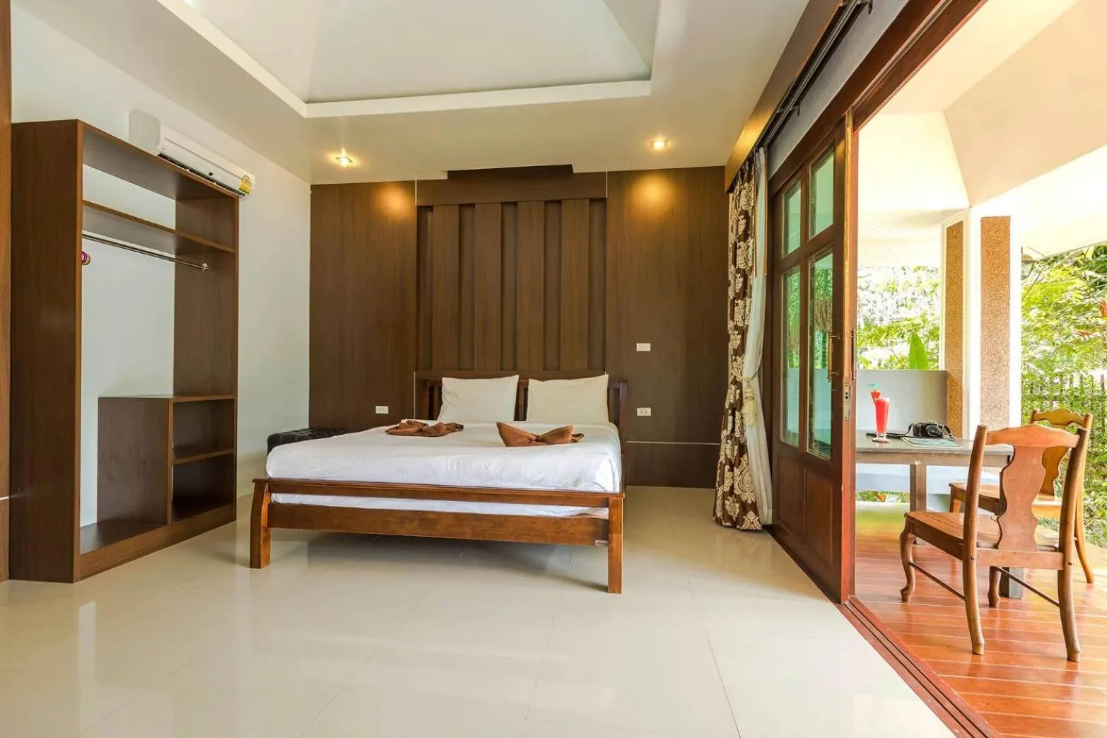 Bed in Oscar Villa Aonang Krabi