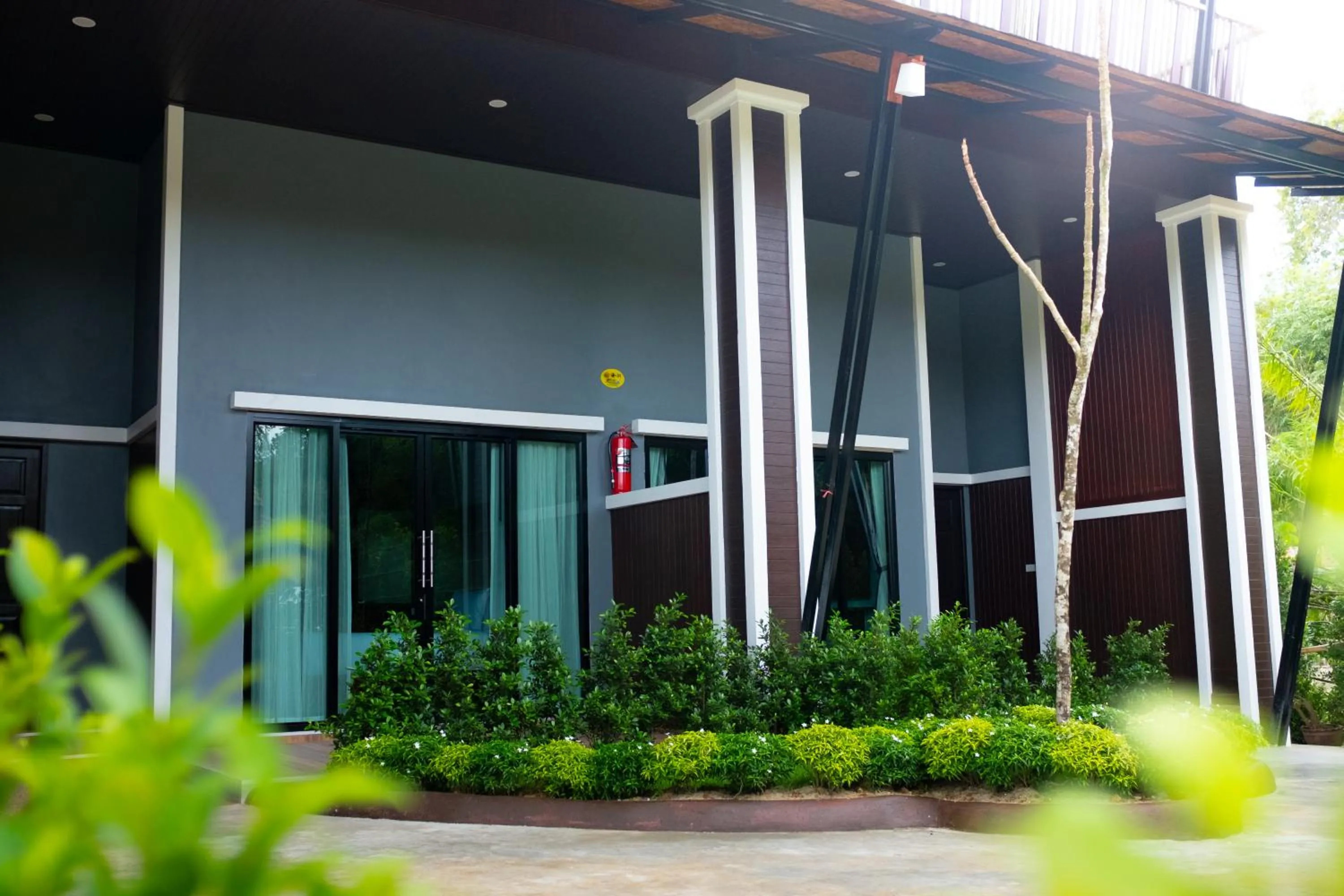 Garden view in Oscar Villa Aonang Krabi