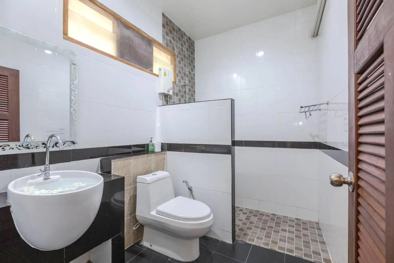 Bathroom in Oscar Villa Aonang Krabi