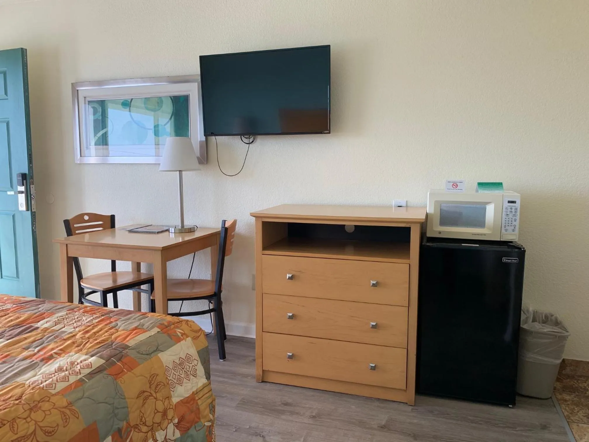 TV and multimedia, Bed in Sea Horse Inn and Cottages