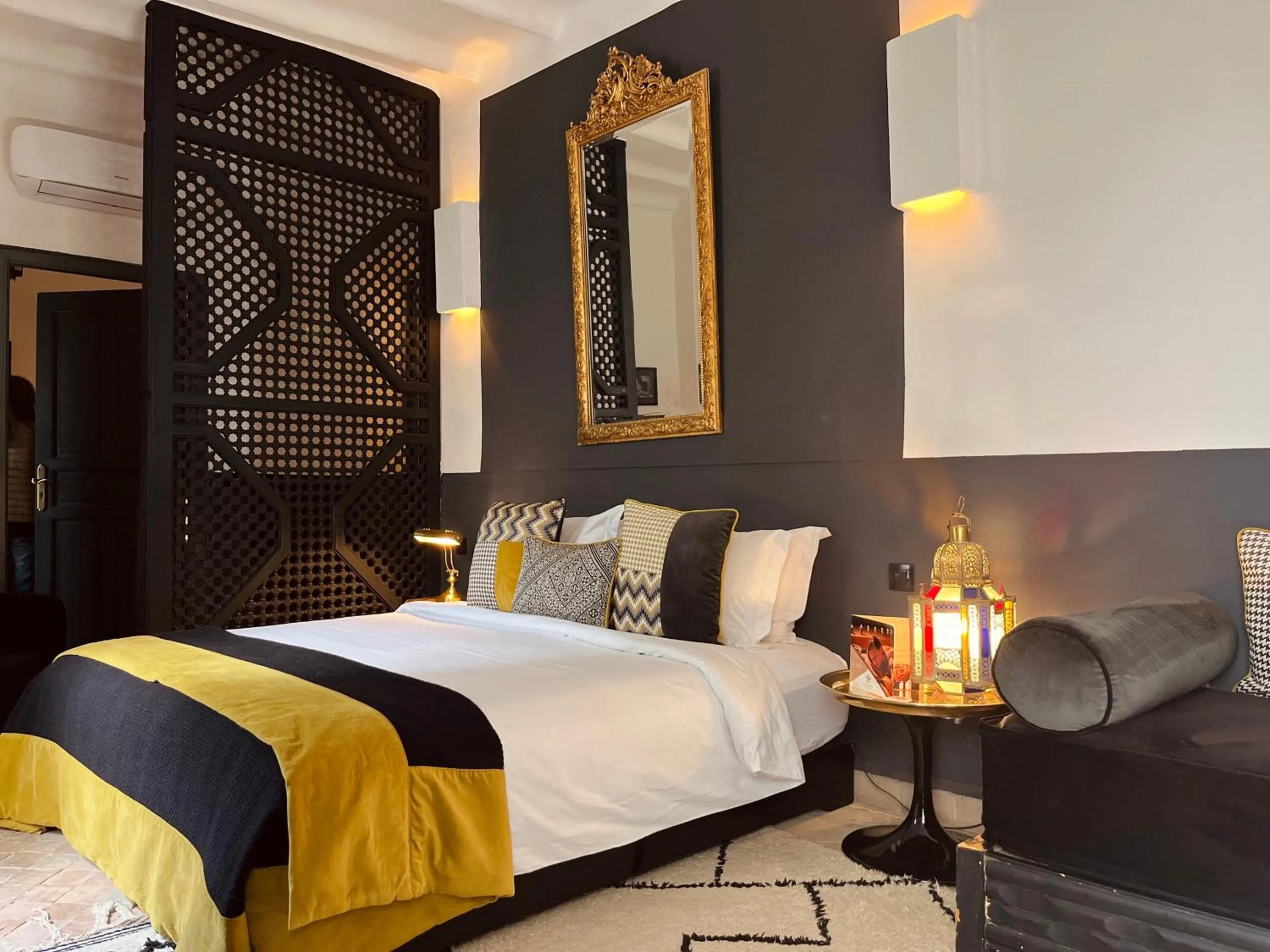 Bedroom, Bed in Dar Titrit