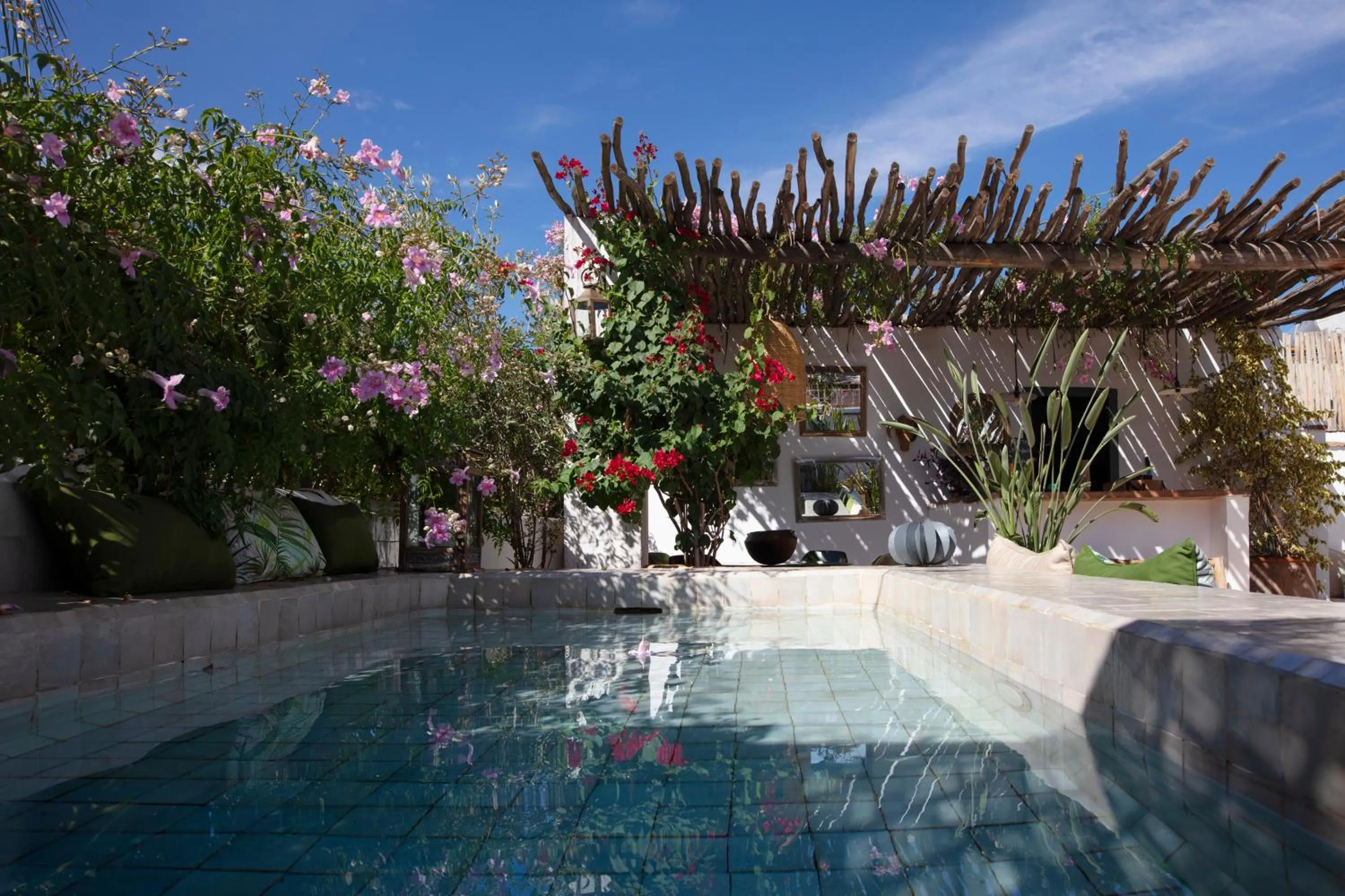 Swimming pool in Dar Titrit