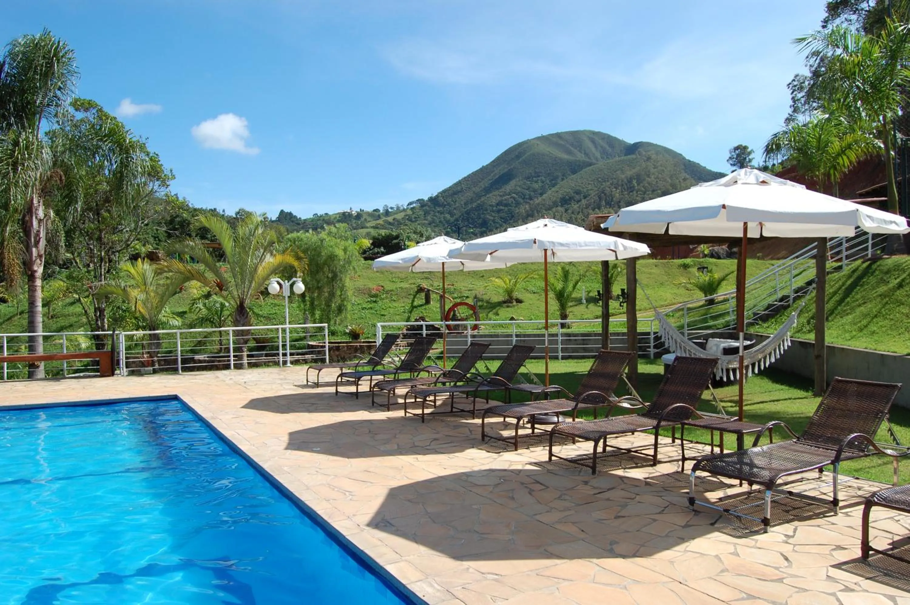 Swimming pool in Pousada Nefelibatas