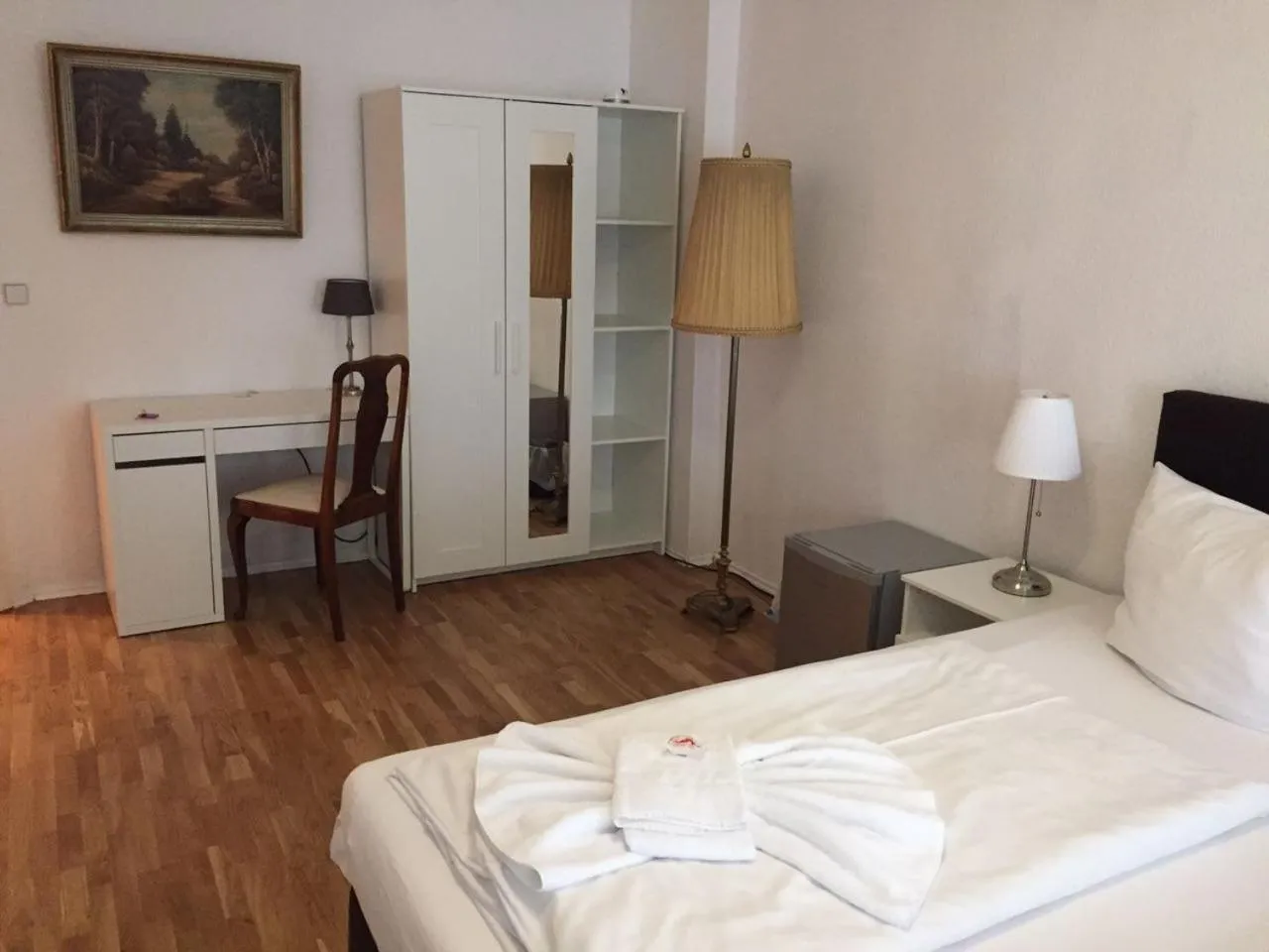 Photo of the whole room, Bed in Pension Tempelhof