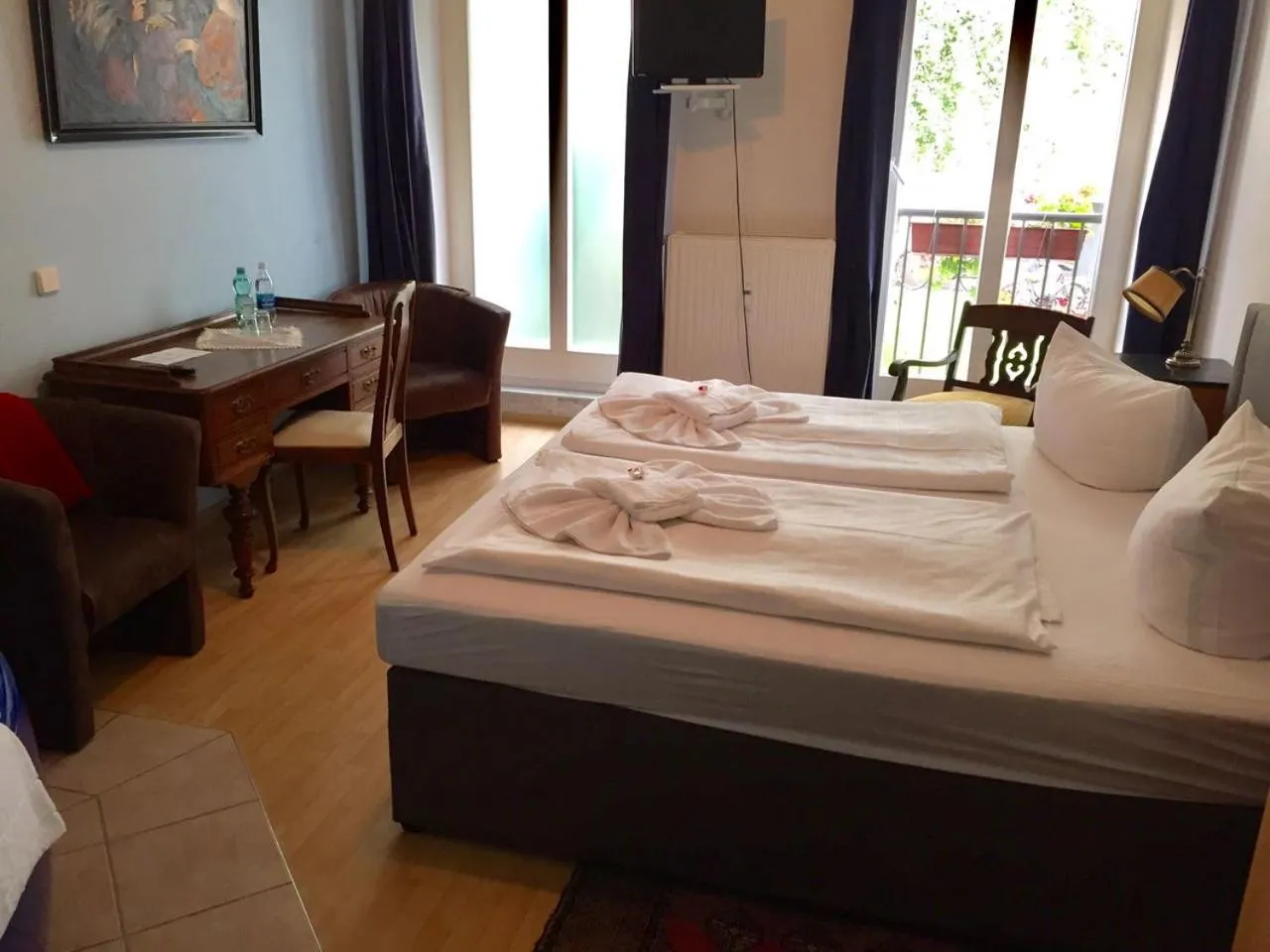 Photo of the whole room, Bed in Pension Tempelhof