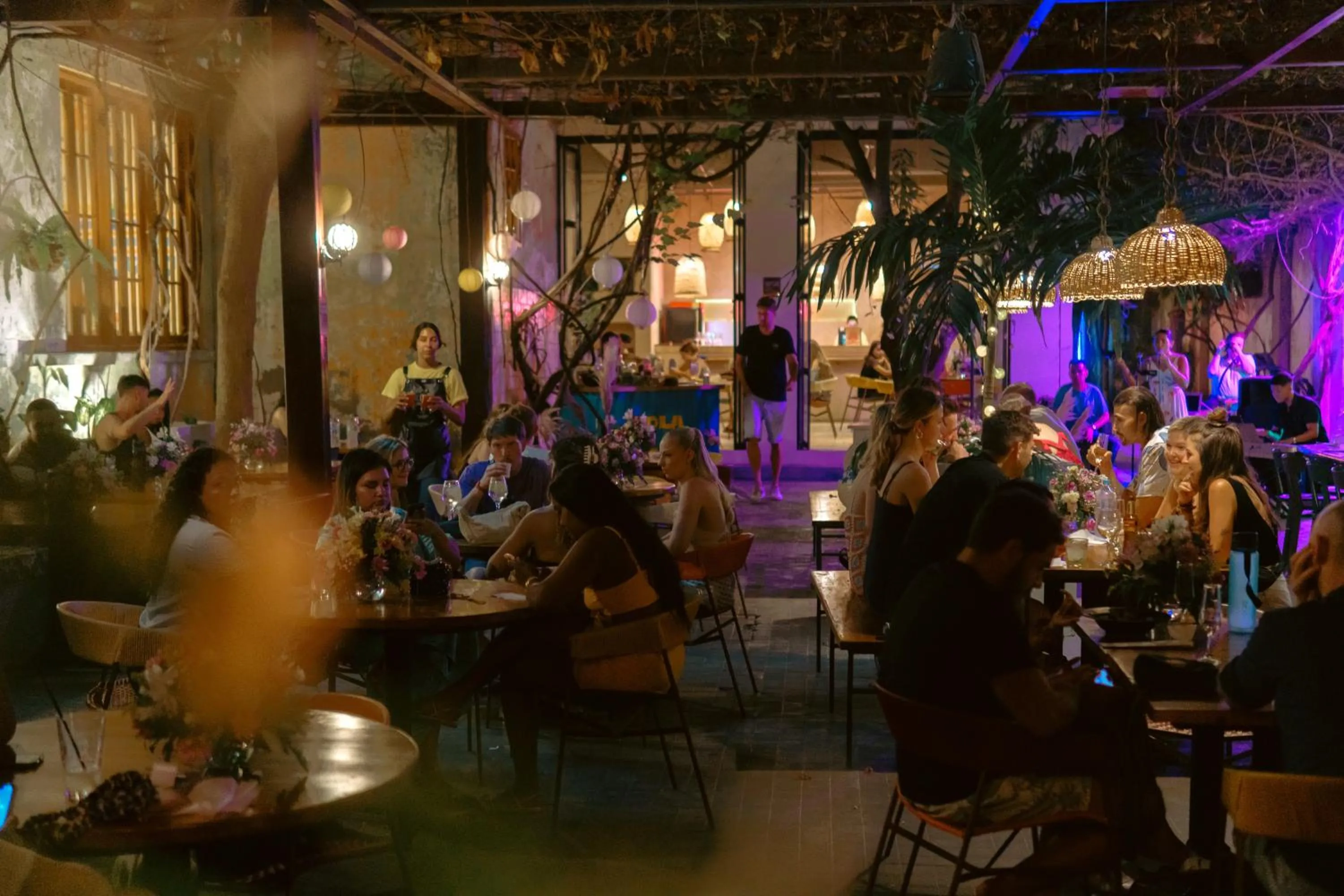 Restaurant/places to eat in Viajero Santa Marta Hostel