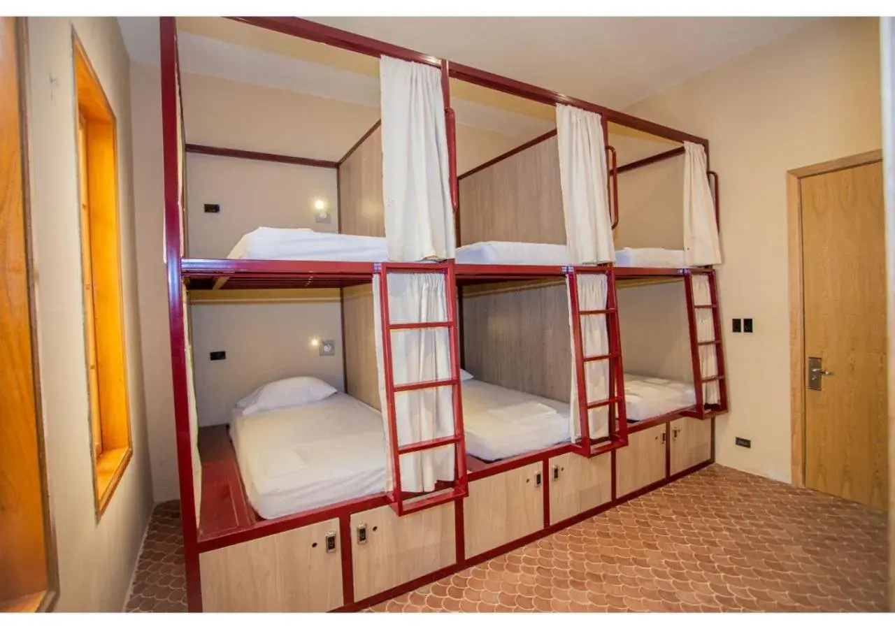 Bed in 6-Bed Mixed Dormitory Room in Viajero Santa Marta Hostel Bed in 6-Bed Mixed Dormitory Room in Viajero Santa Marta Hostel