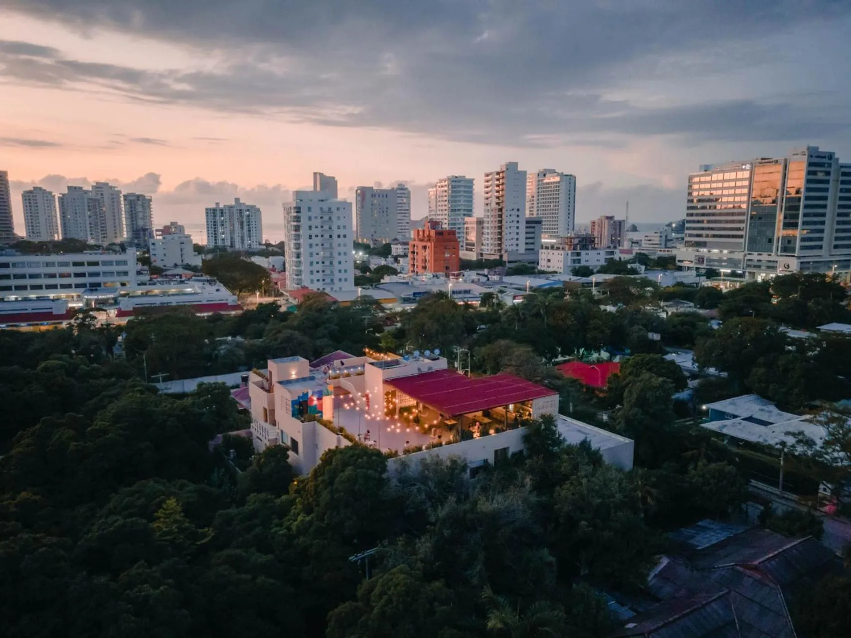Property building in Viajero Santa Marta Hostel
