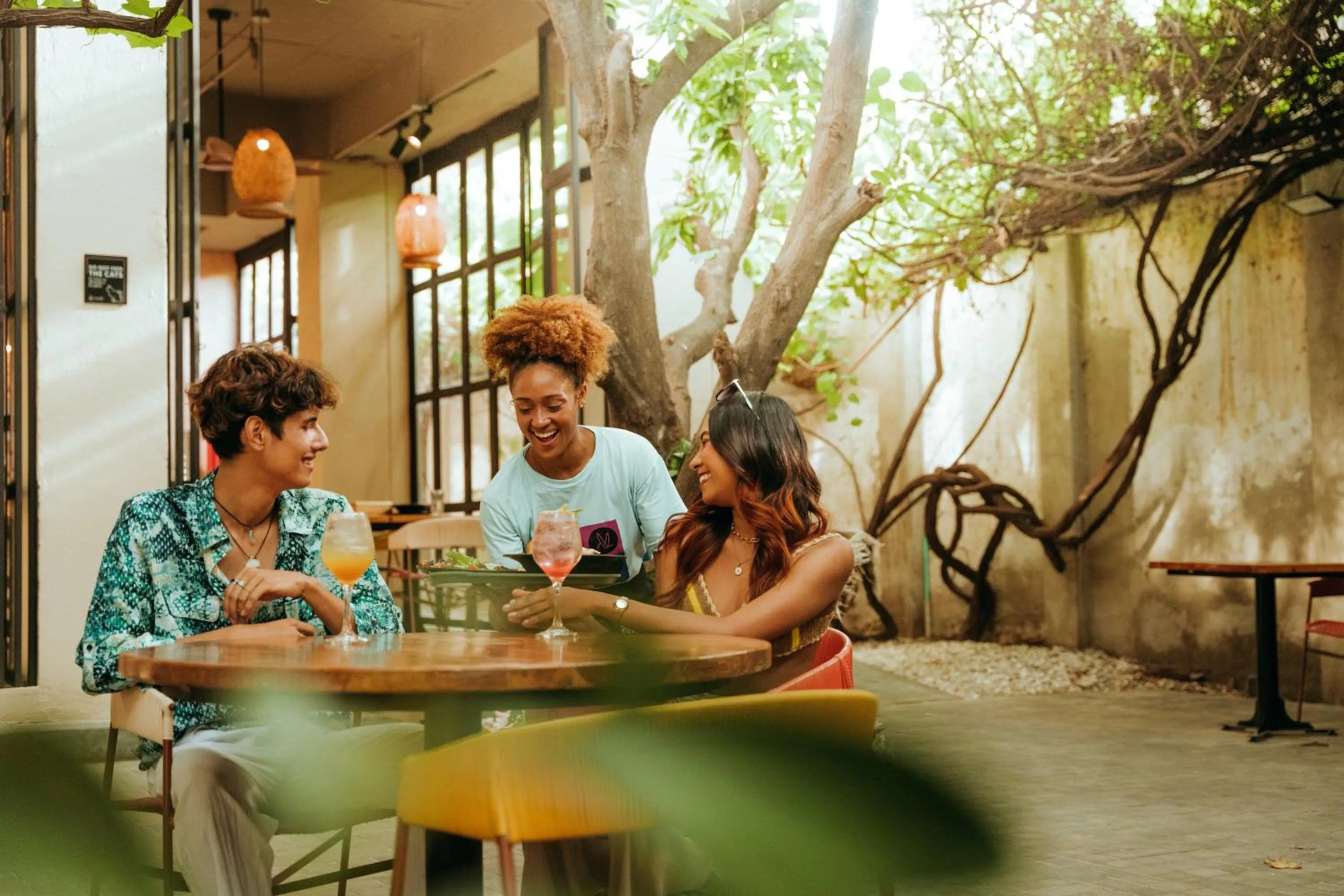 Restaurant/places to eat in Viajero Santa Marta Hostel