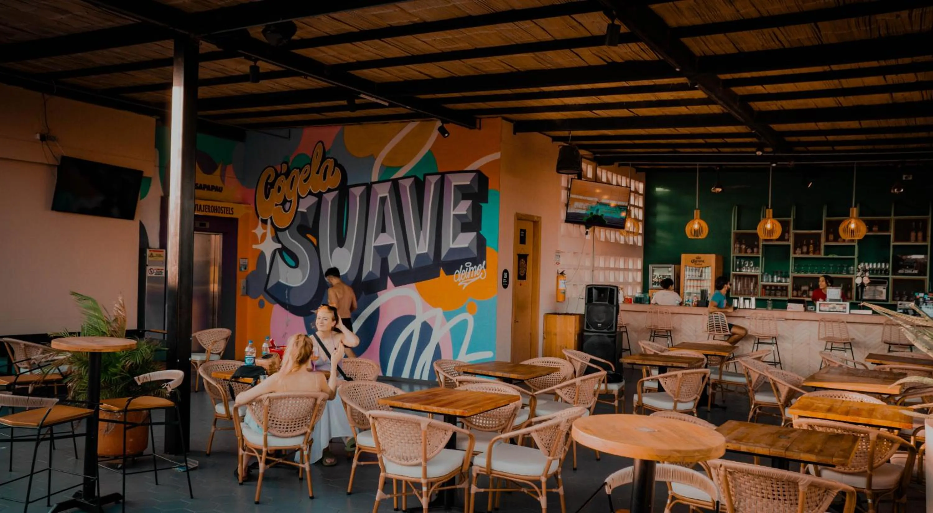 Restaurant/places to eat in Viajero Santa Marta Hostel