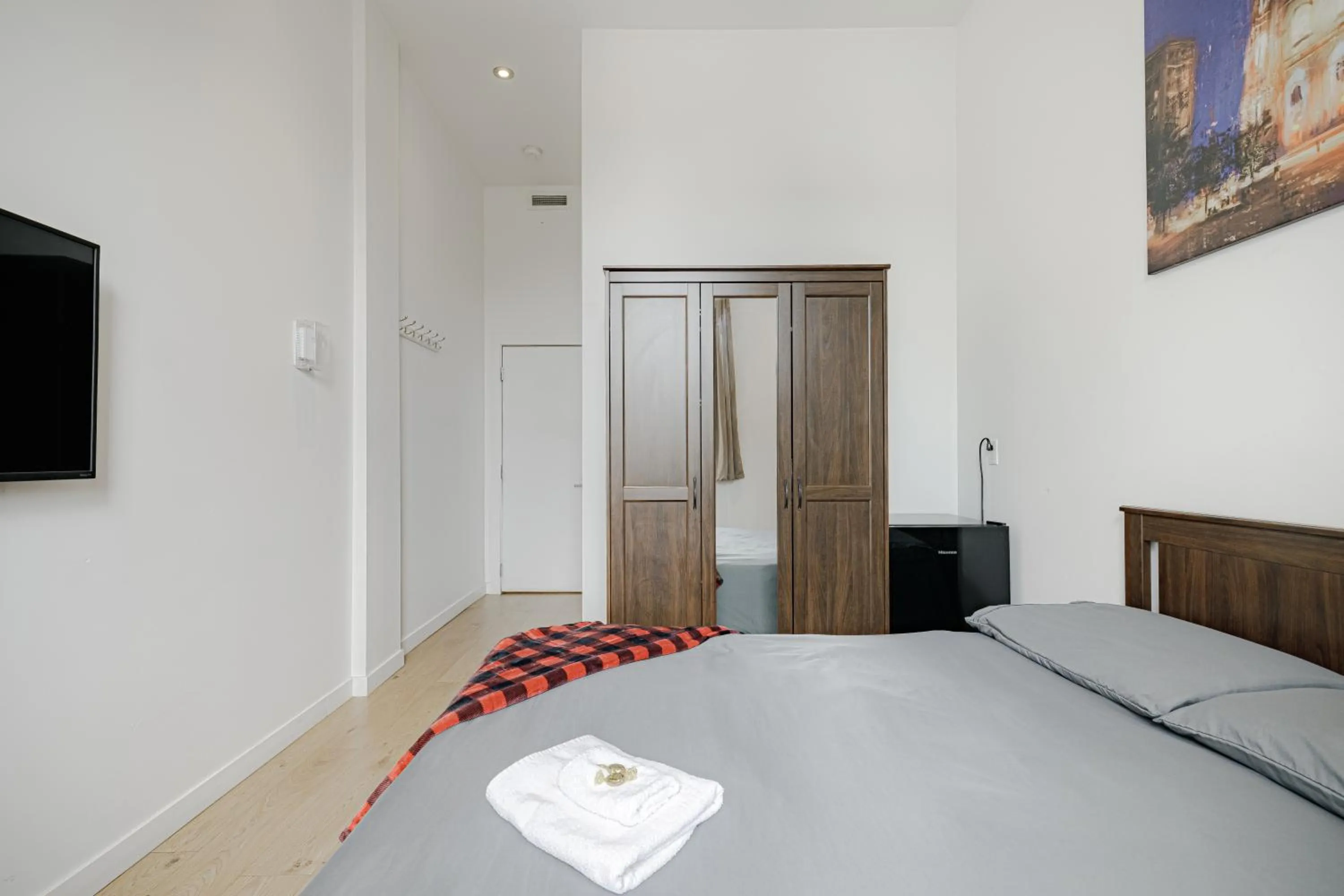 Bed in HoMa Homestay Hotel by Olympic Stadium Montreal Auberge-Hostel