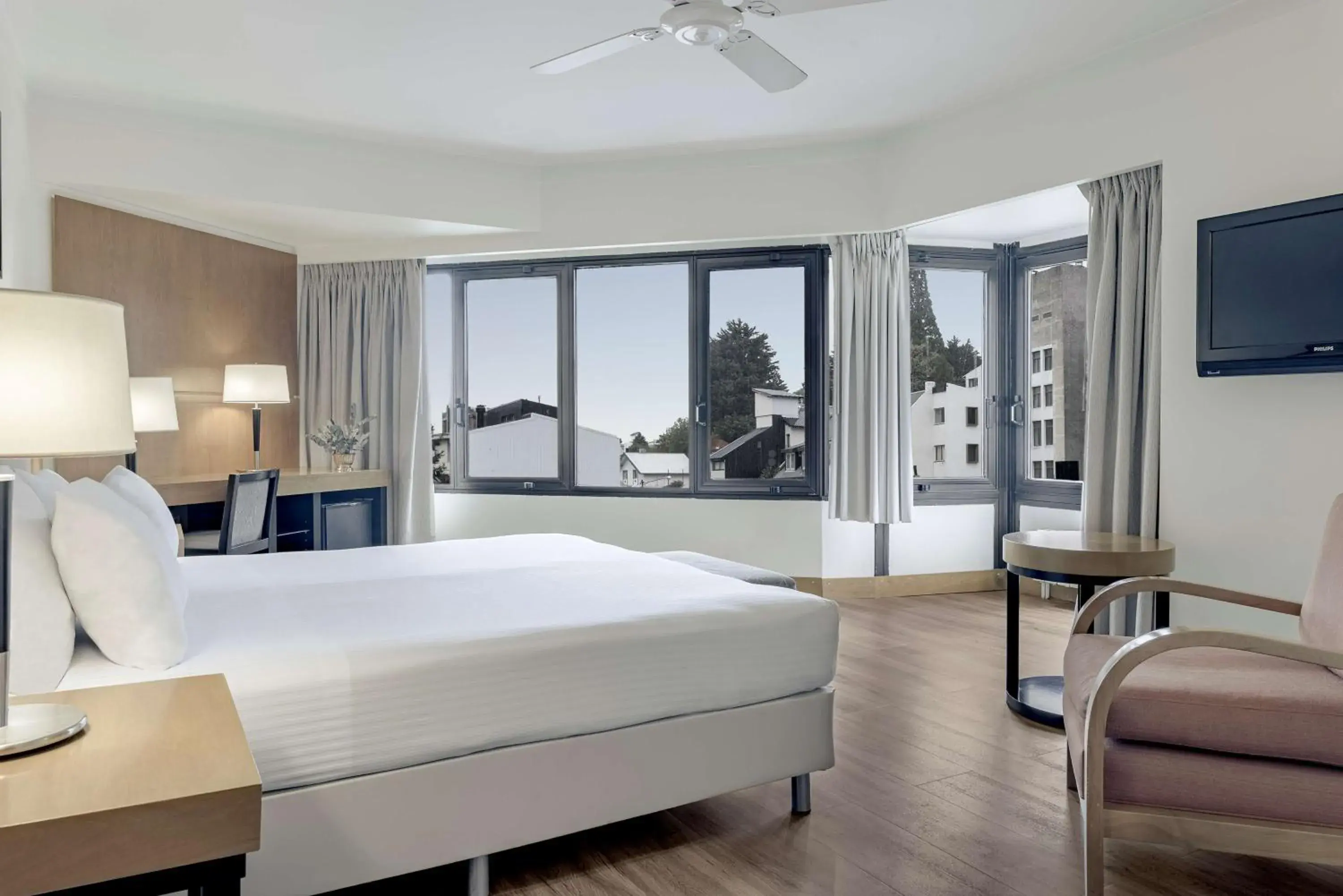 Superior Double or Twin Room in NH Bariloche Edelweiss Superior Double or Twin Room in NH Bariloche Edelweiss