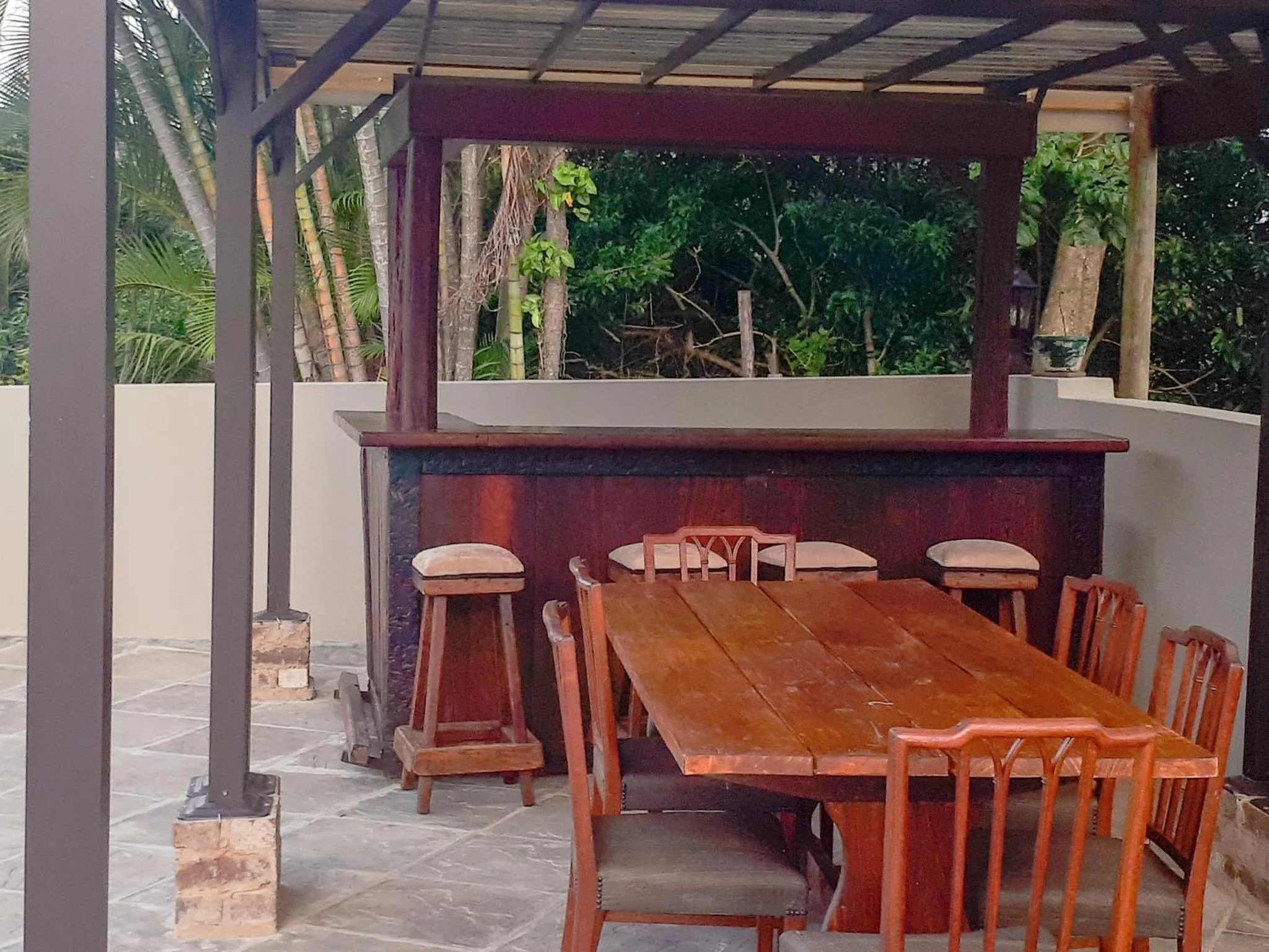 Lounge or bar in Umtamvuna View Cabanas