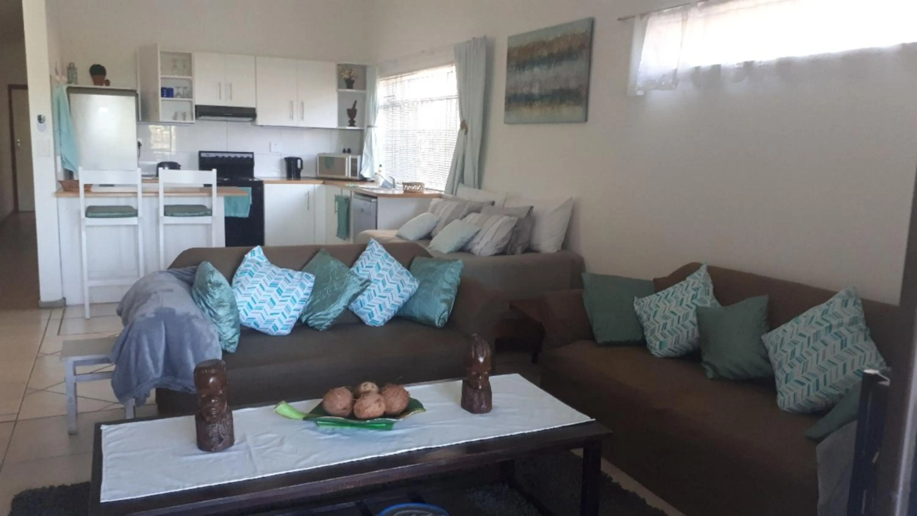 Kitchen or kitchenette in Umtamvuna View Cabanas