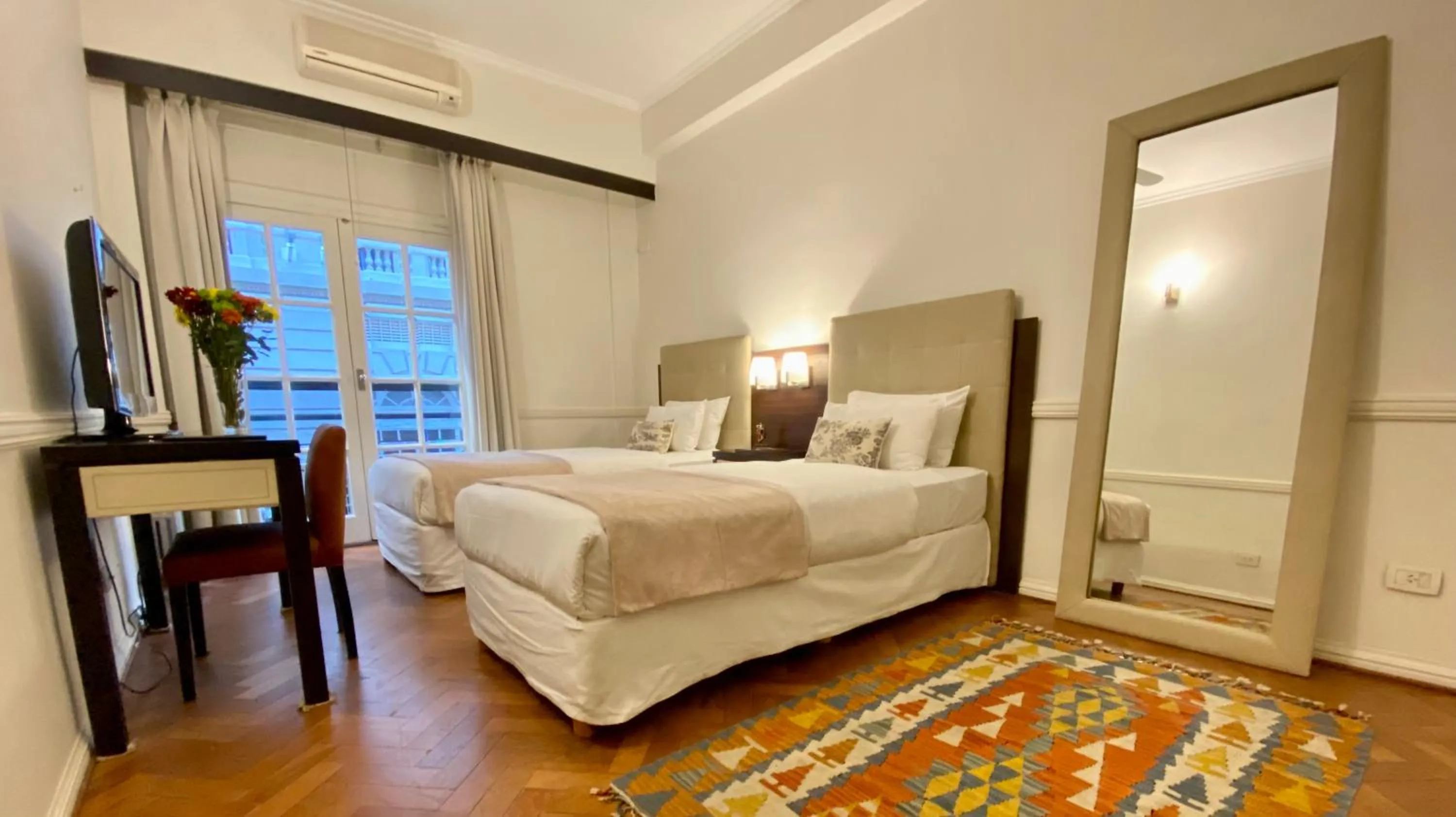 Bedroom, Bed in Ulises Recoleta Suites