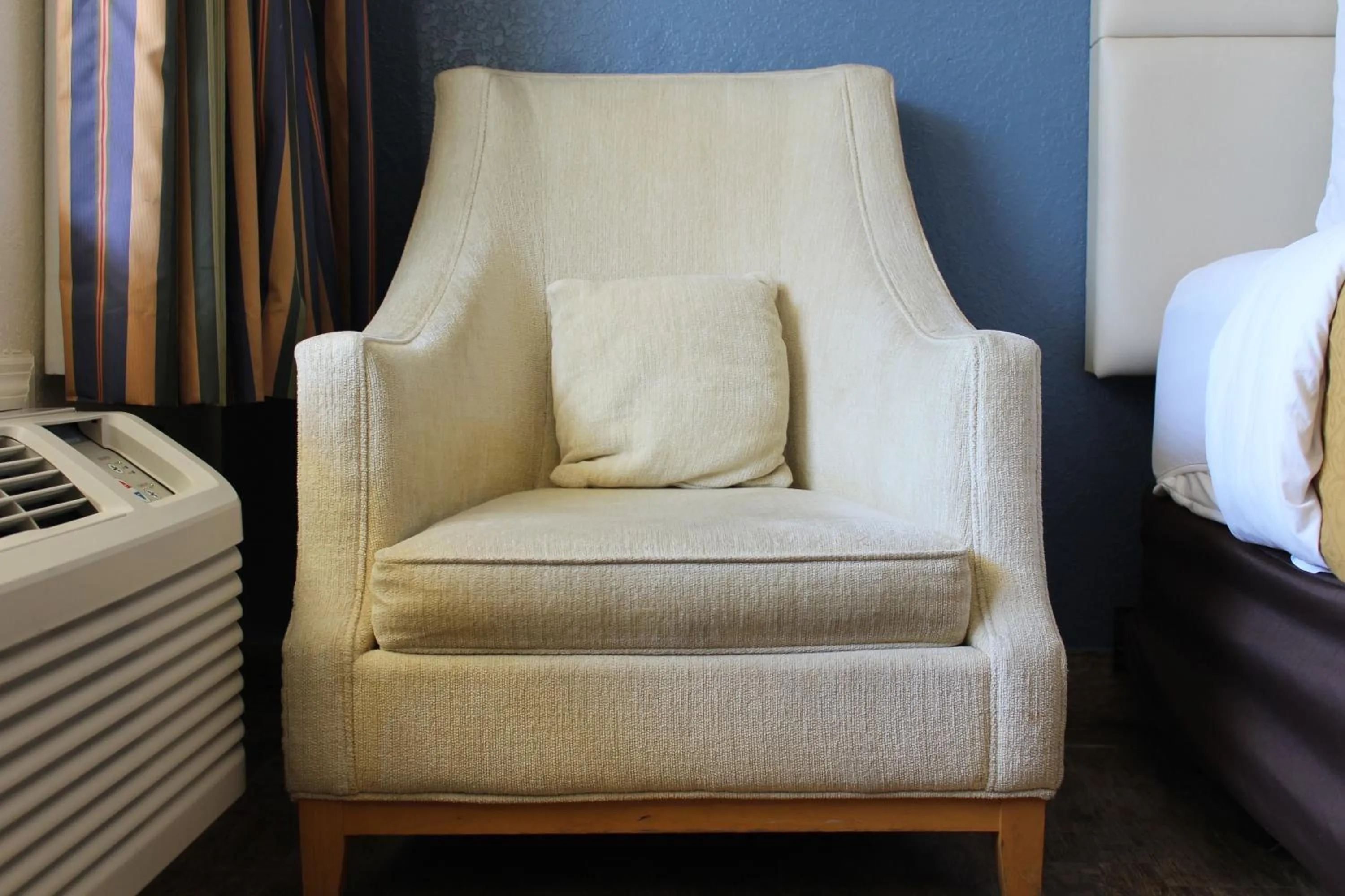 Seating area in Travelodge by Wyndham Florida City/Homestead/Everglades