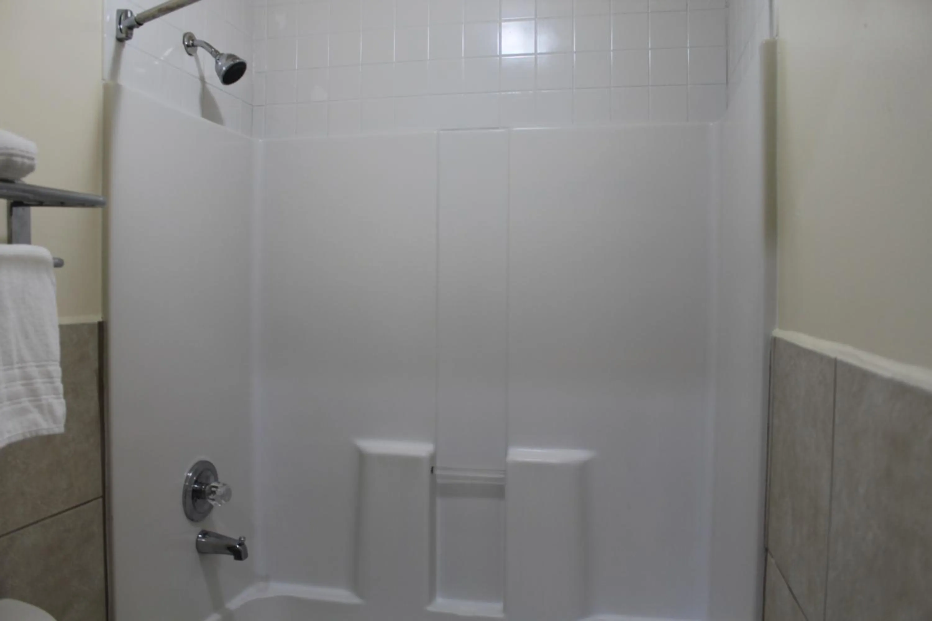 Shower in Travelodge by Wyndham Florida City/Homestead/Everglades