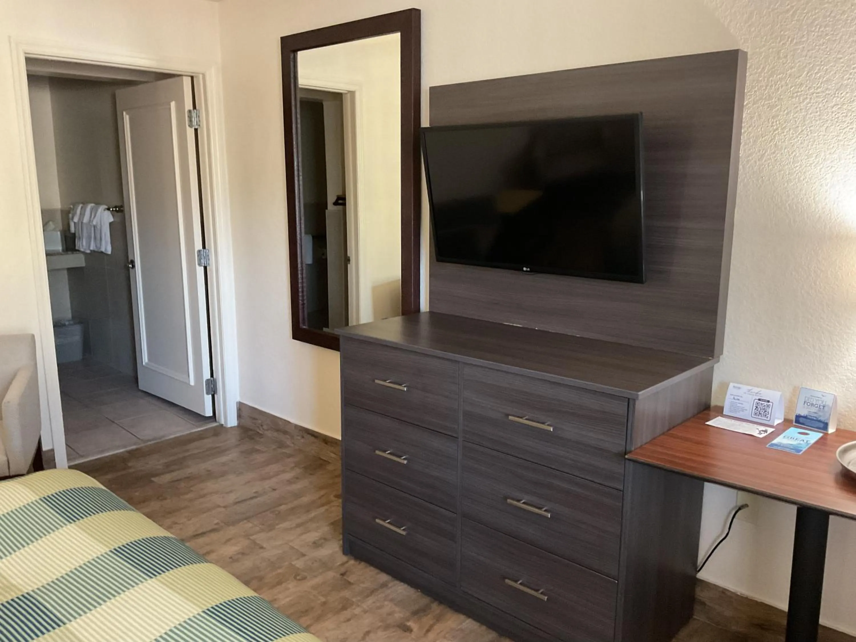 TV and multimedia, Bed in Travelodge by Wyndham Florida City/Homestead/Everglades