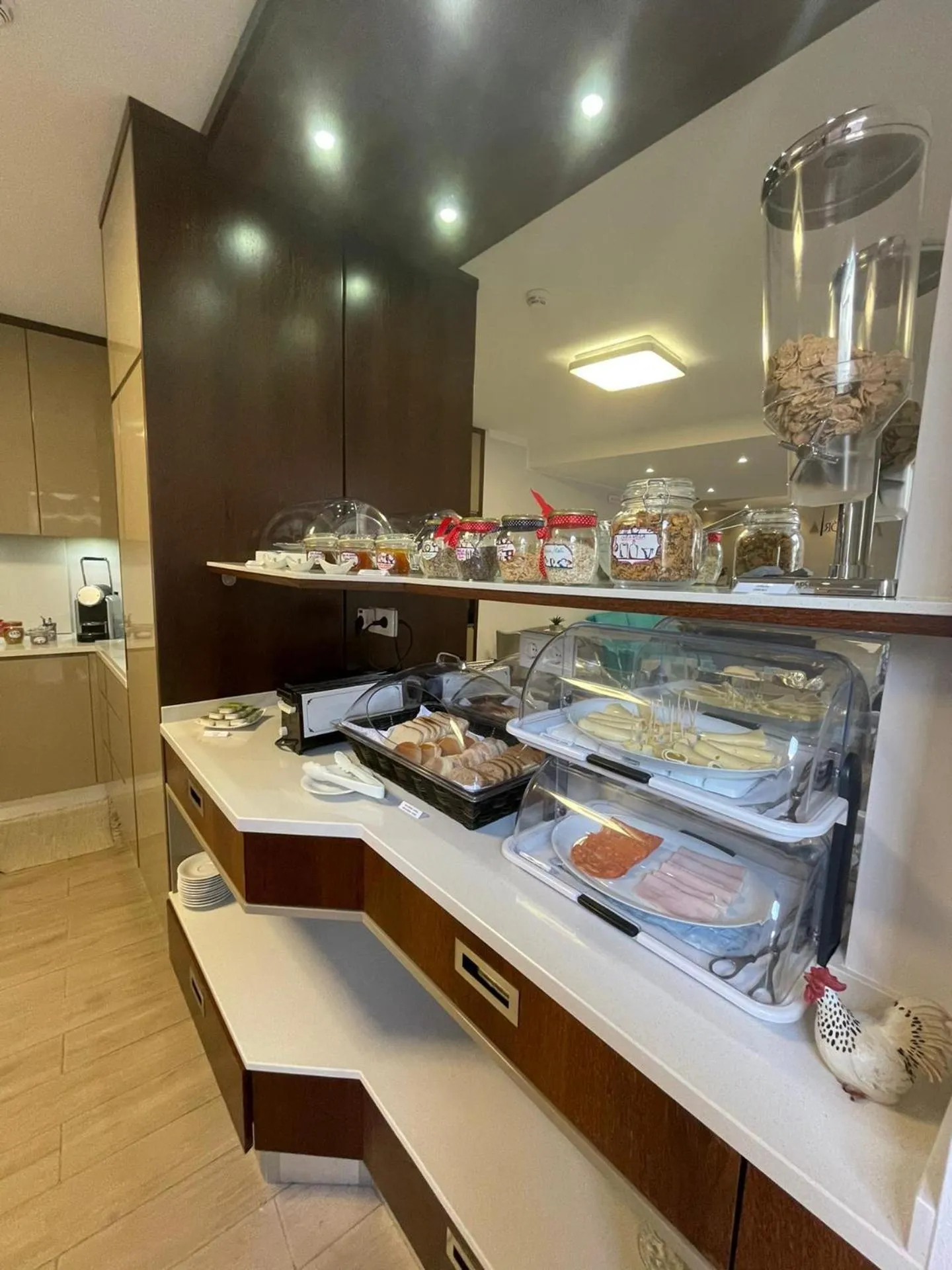 Continental breakfast in Memória Charming House