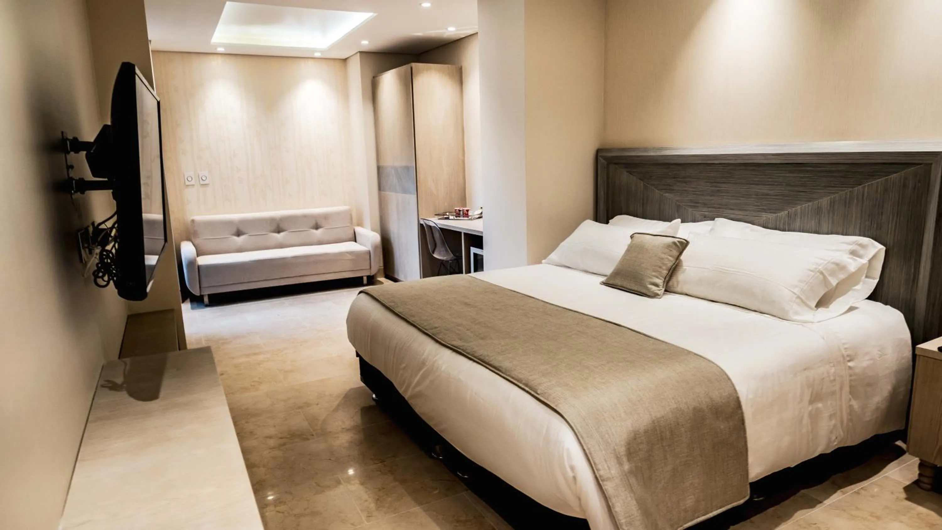 Bed in Alko Hotel Cotona