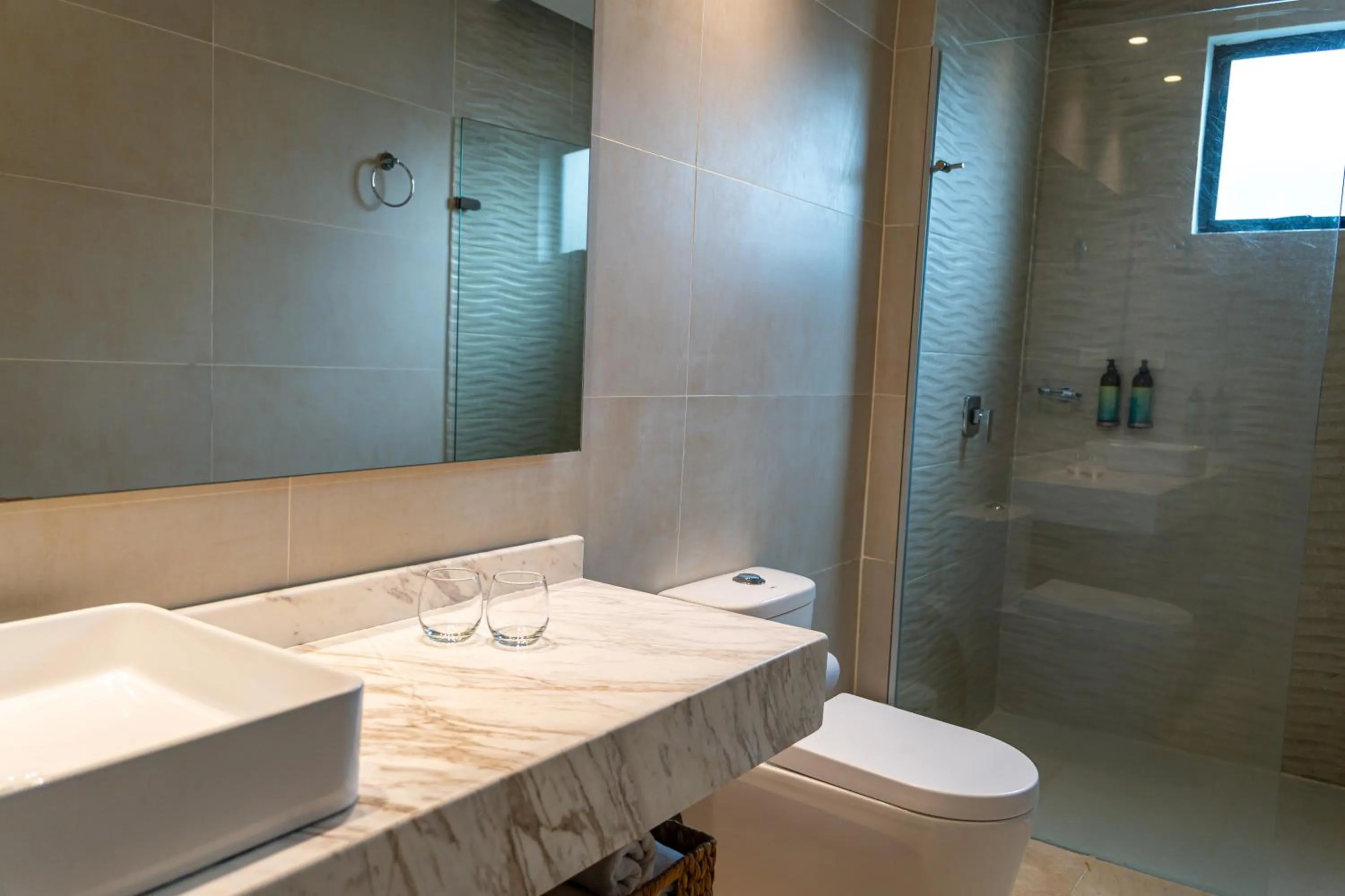 Shower in Hotel Boutique Maree