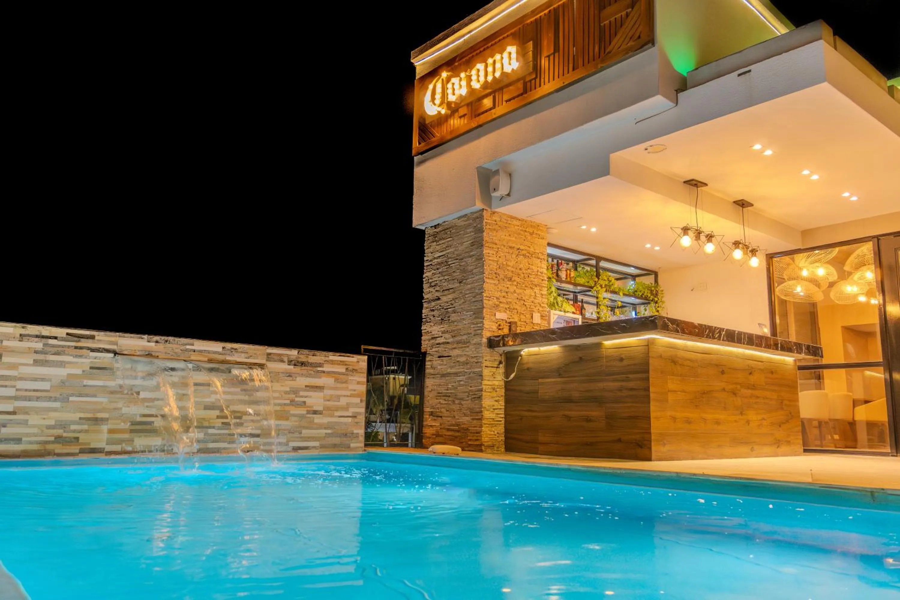 Swimming pool in Hotel Boutique Maree