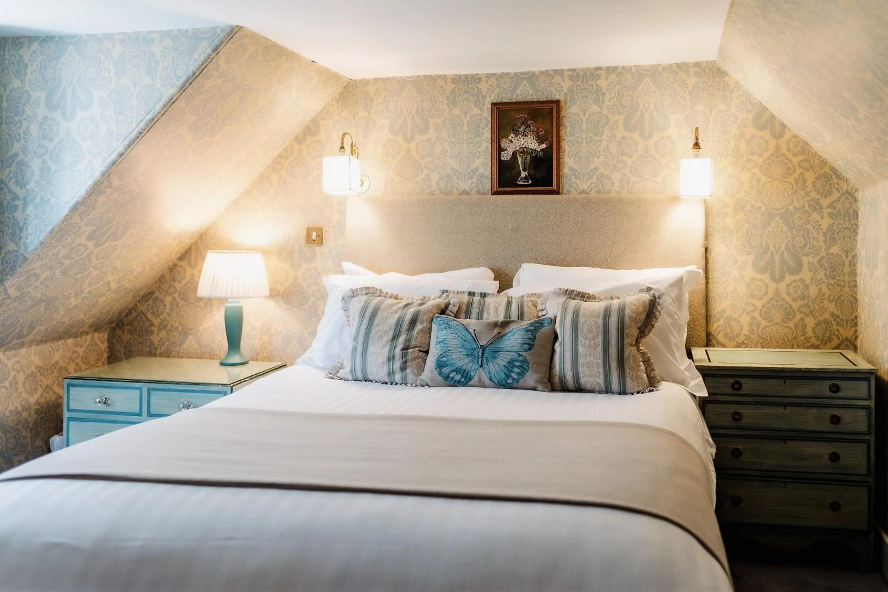 Bed in Roman Camp Country House Hotel