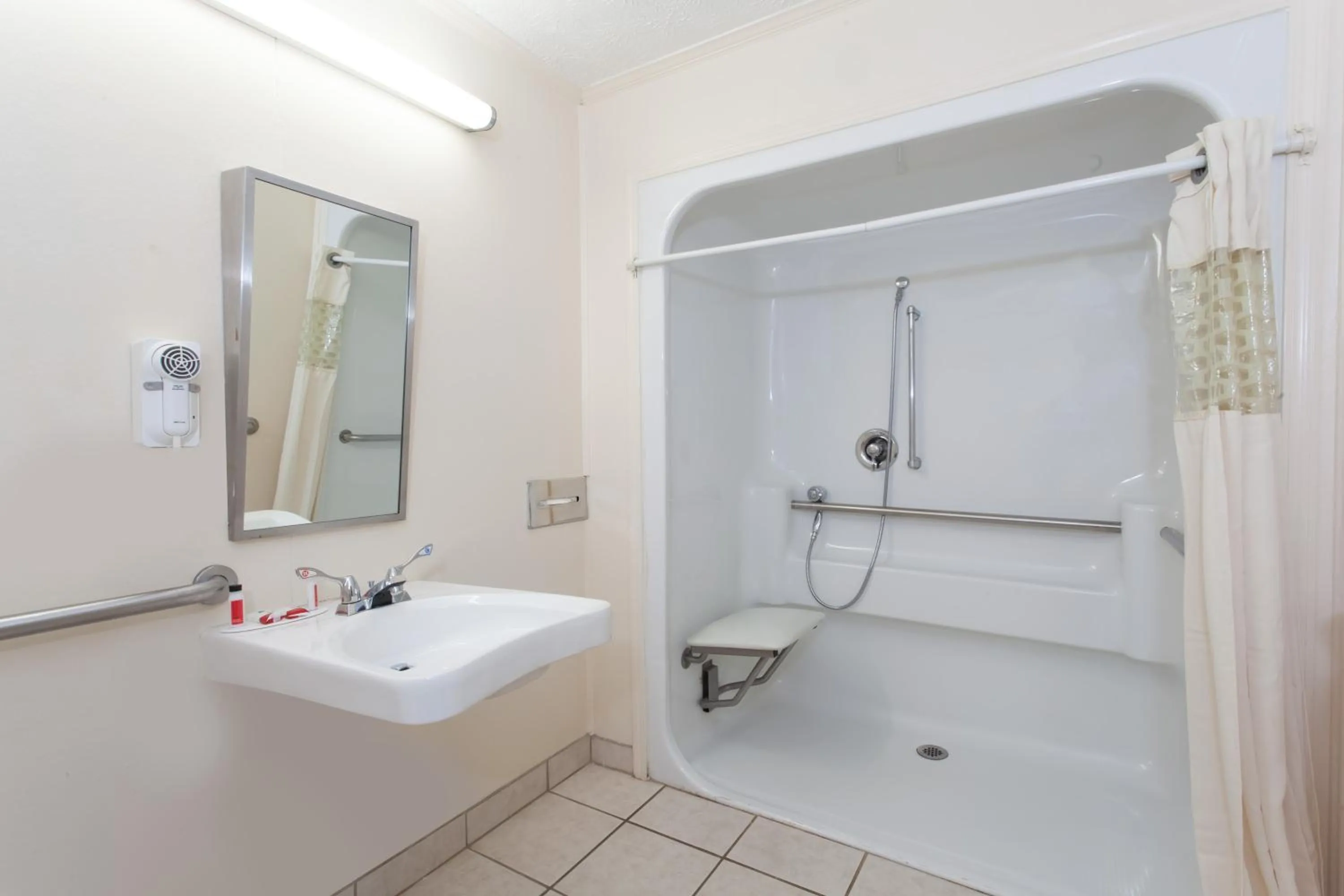 Bathroom in Syracuse Inn