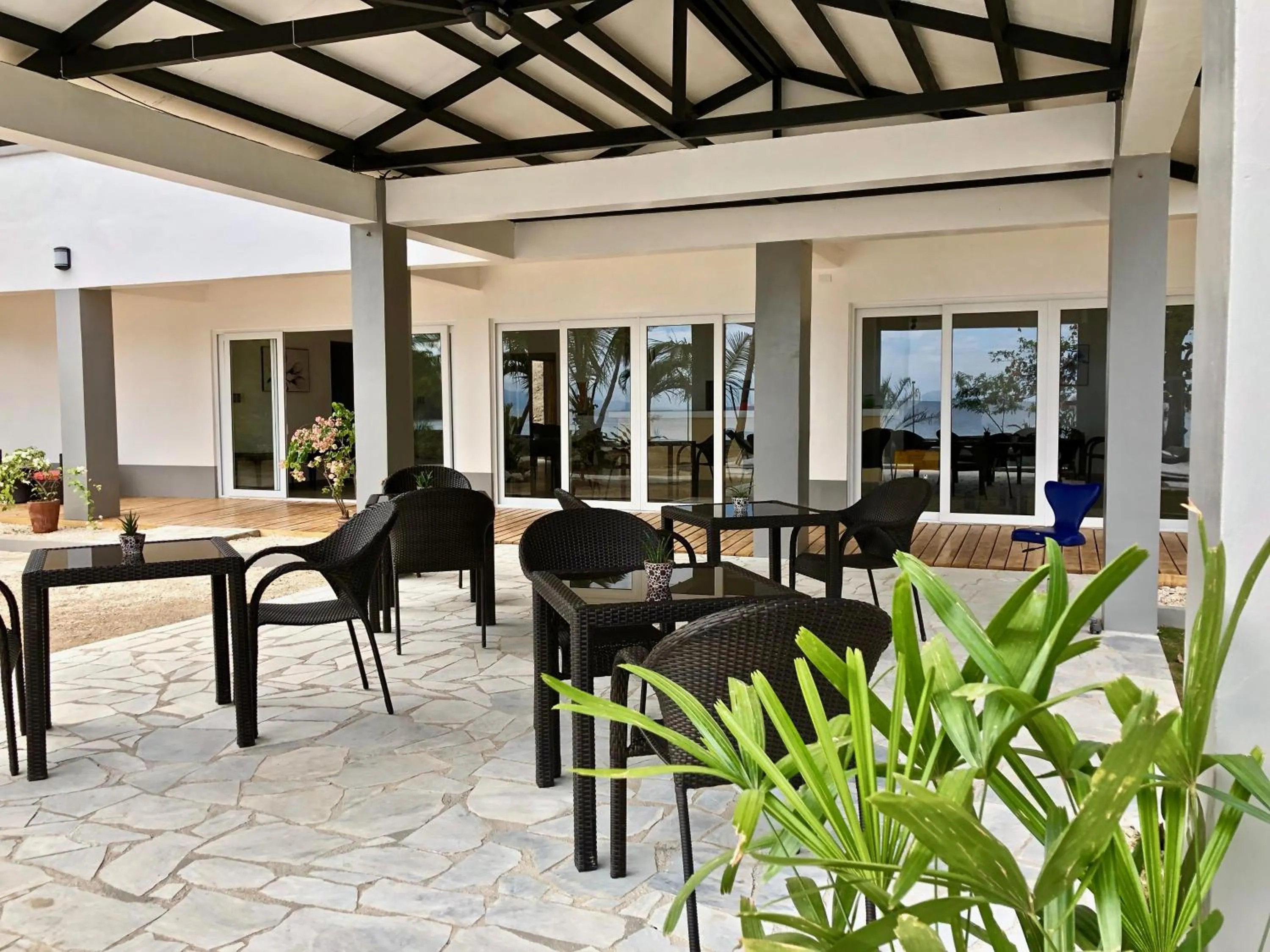 Area and facilities in Sunset Cove Beach & Dive Resort