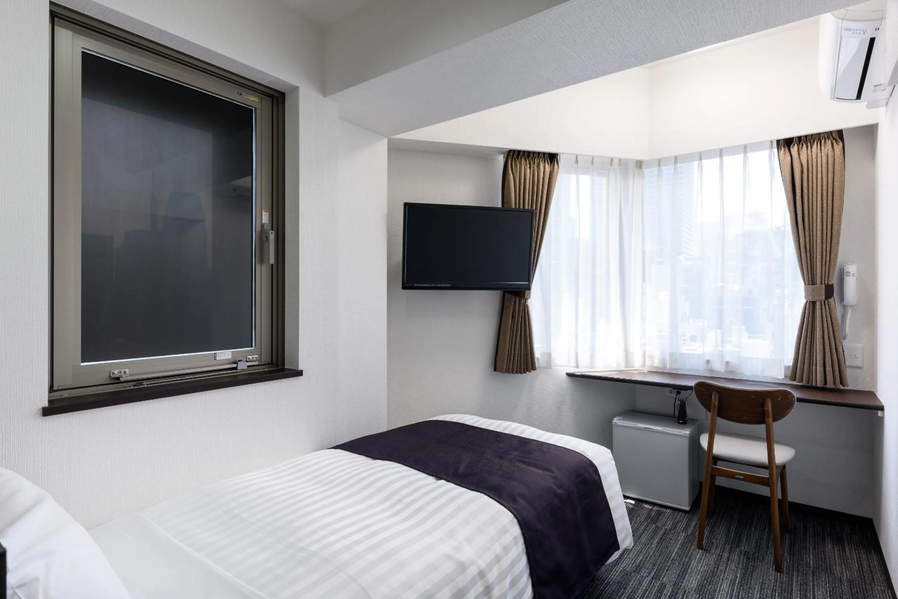 Bedroom, Bed in Shinbashi Urban Hotel