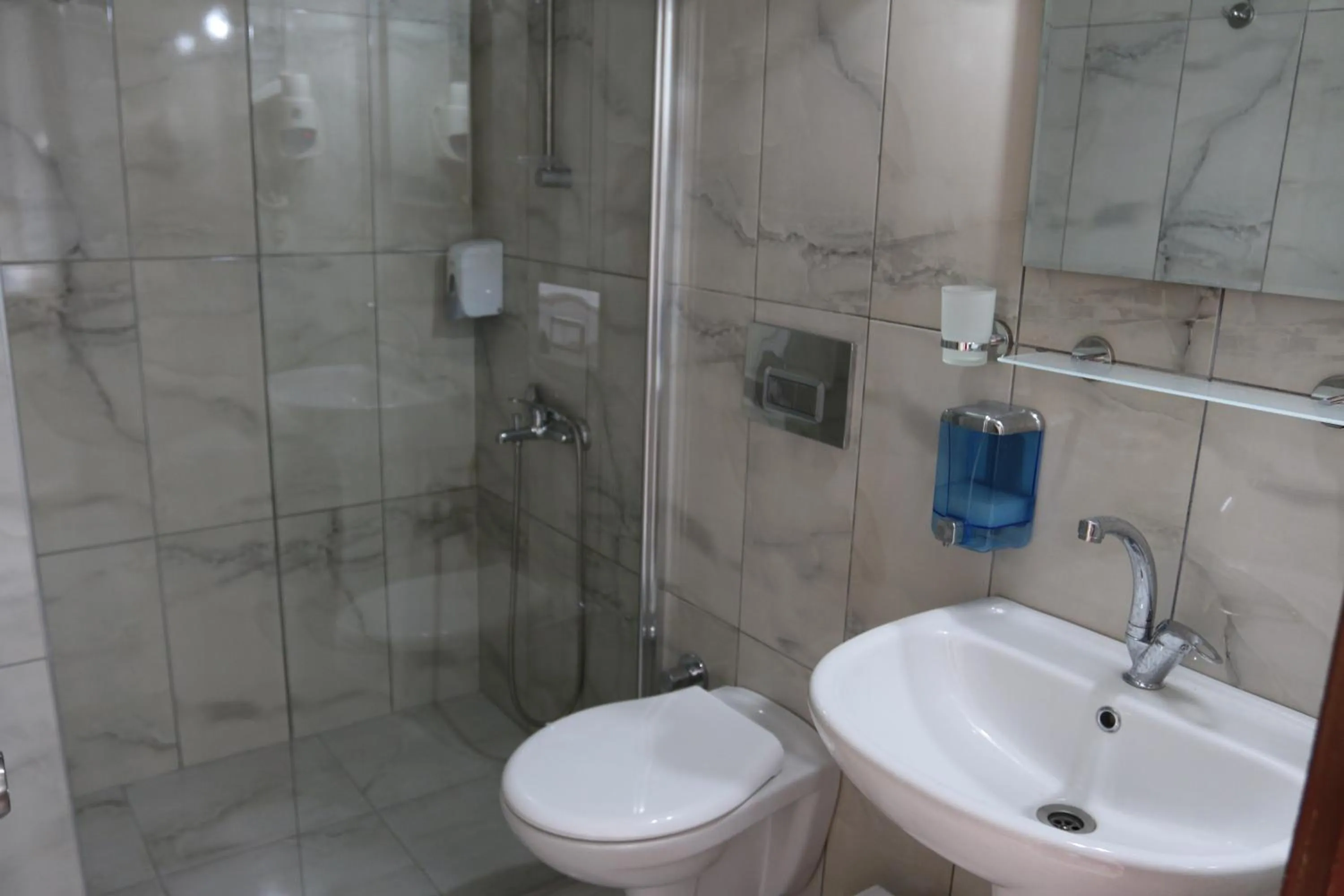 Shower in Eroglu City Hotel